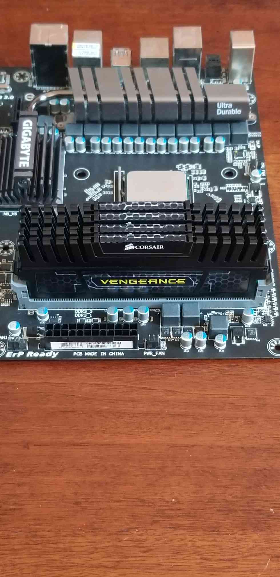 AMD FX 8350 (8 Cores 8 Threads) + Gigabyte GA-990FXA-UD3 + 16GB (4x4) DDR3 Bundle (Read Description)