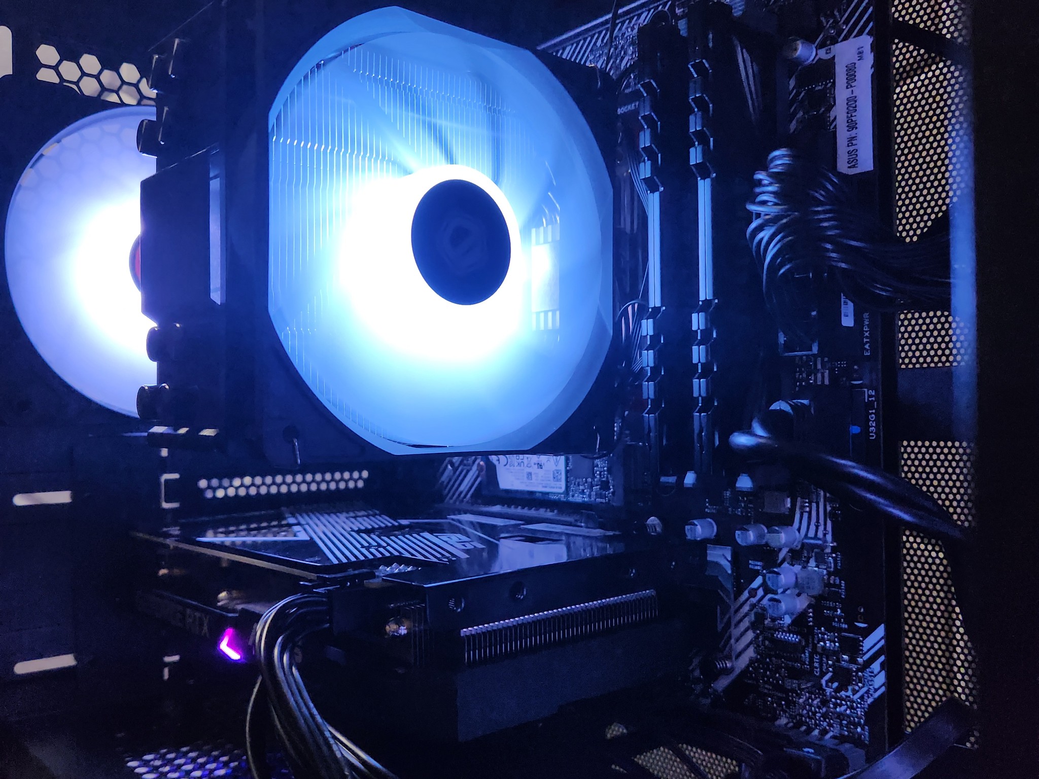 RTX 3060TI | Ryzen 7 3800X | 32GB DDR4 | 256GB SSD + 1TB HDD | WIFI+BT