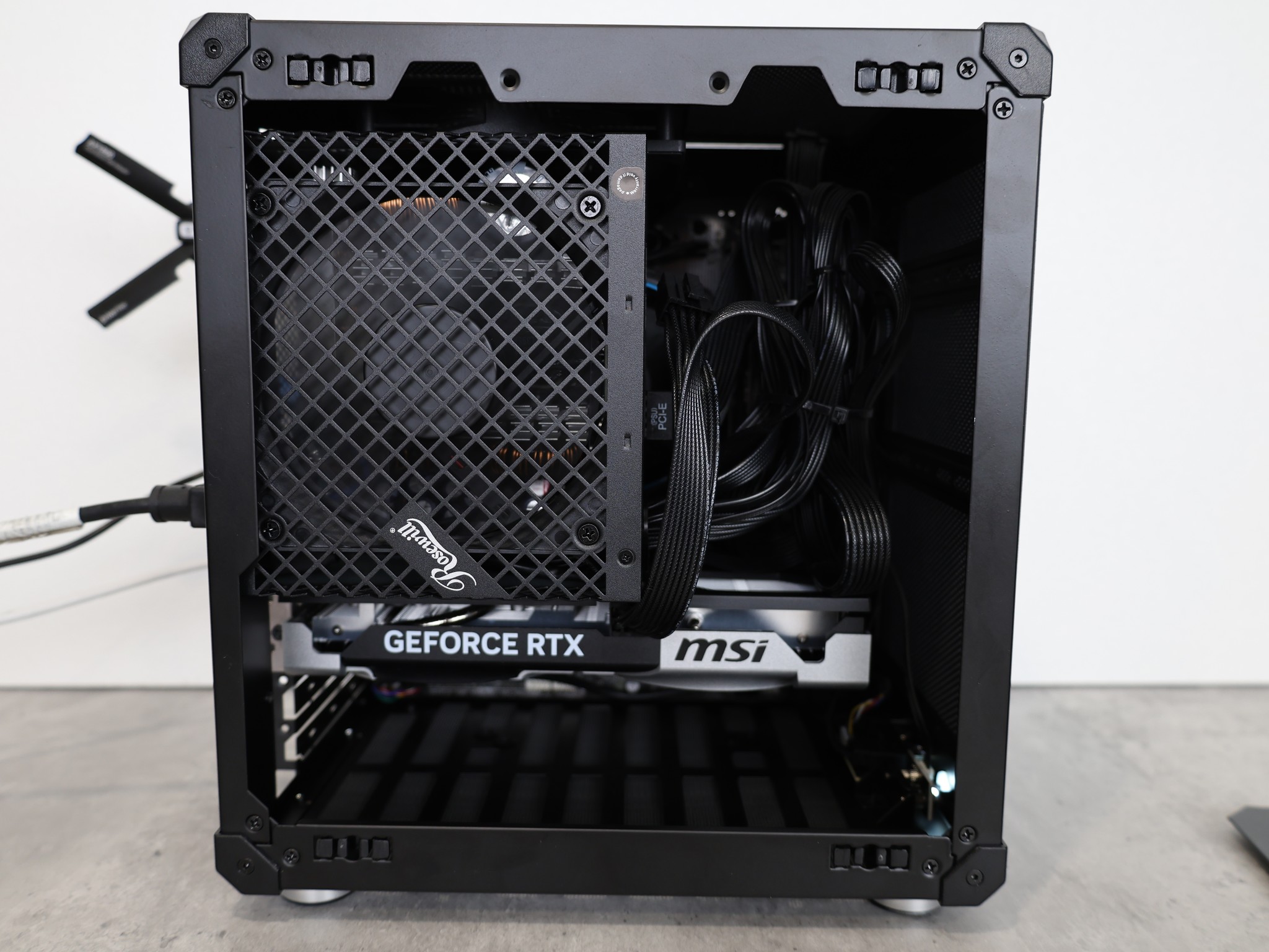 Smol 15L Compact mATX Budget Build