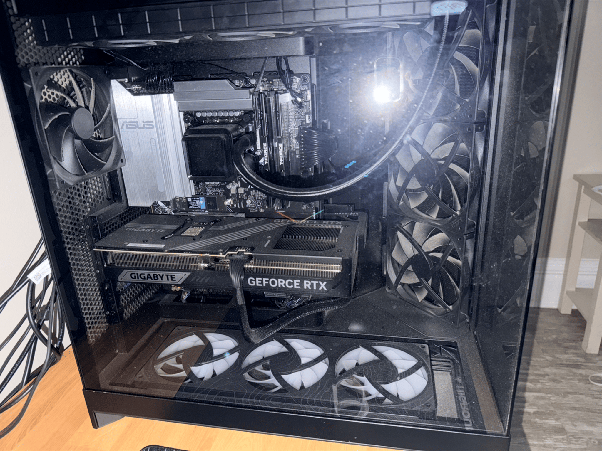 RTX 5080 | Intel Core Ultra 7 265KF | 32GB DDR5 | 2TB NVMe