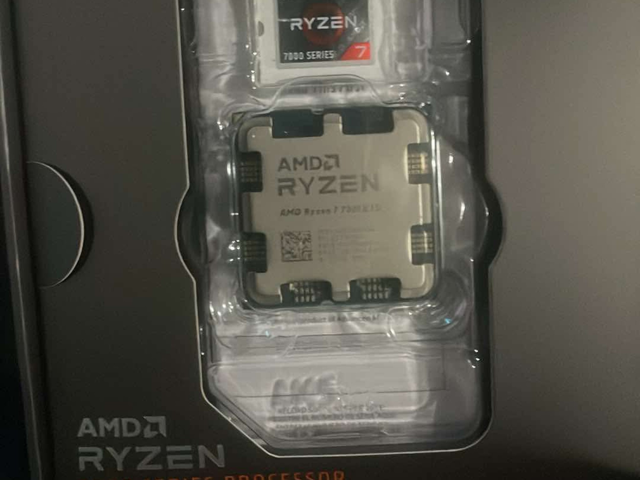 Ryzen 7 7800X3D + B650 - P WiFi MSI