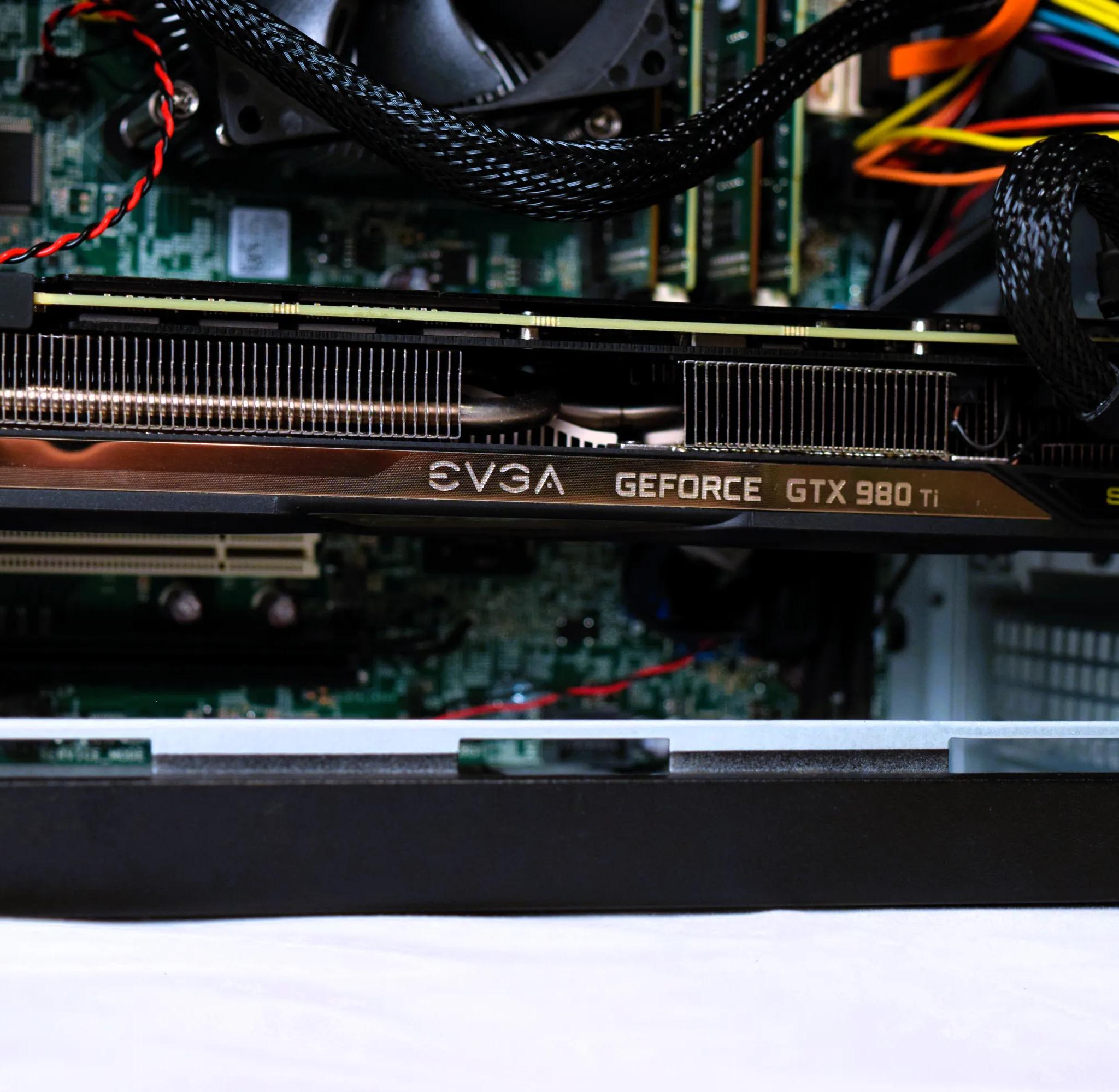 Custom Wood Vinyl Budget E-Sports PC | Nvidia GTX 980ti | 1 TB Storage | Intel i7-4790 CPU