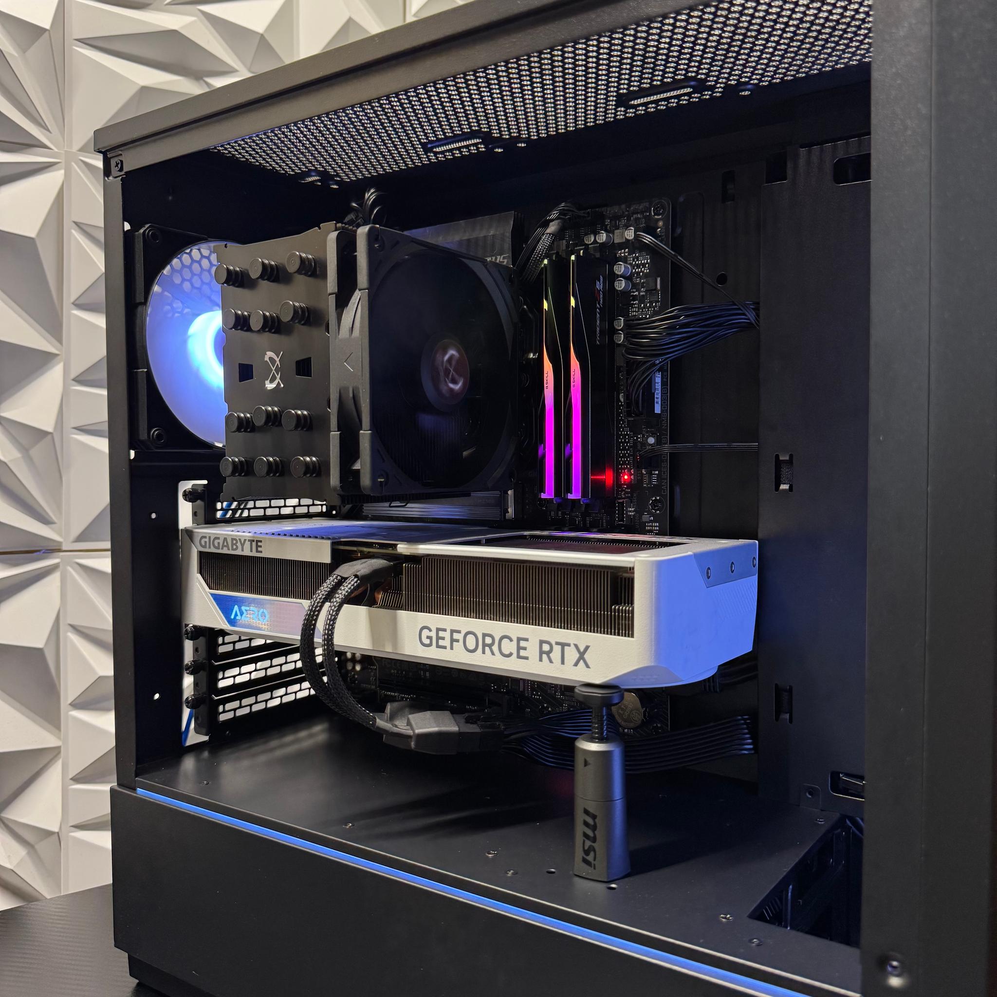 RTX 4070 / Ryzen 5 7600x / 32GB DDR5 / 1TB SSD / Gaming pc / Streaming pc / Creator pc