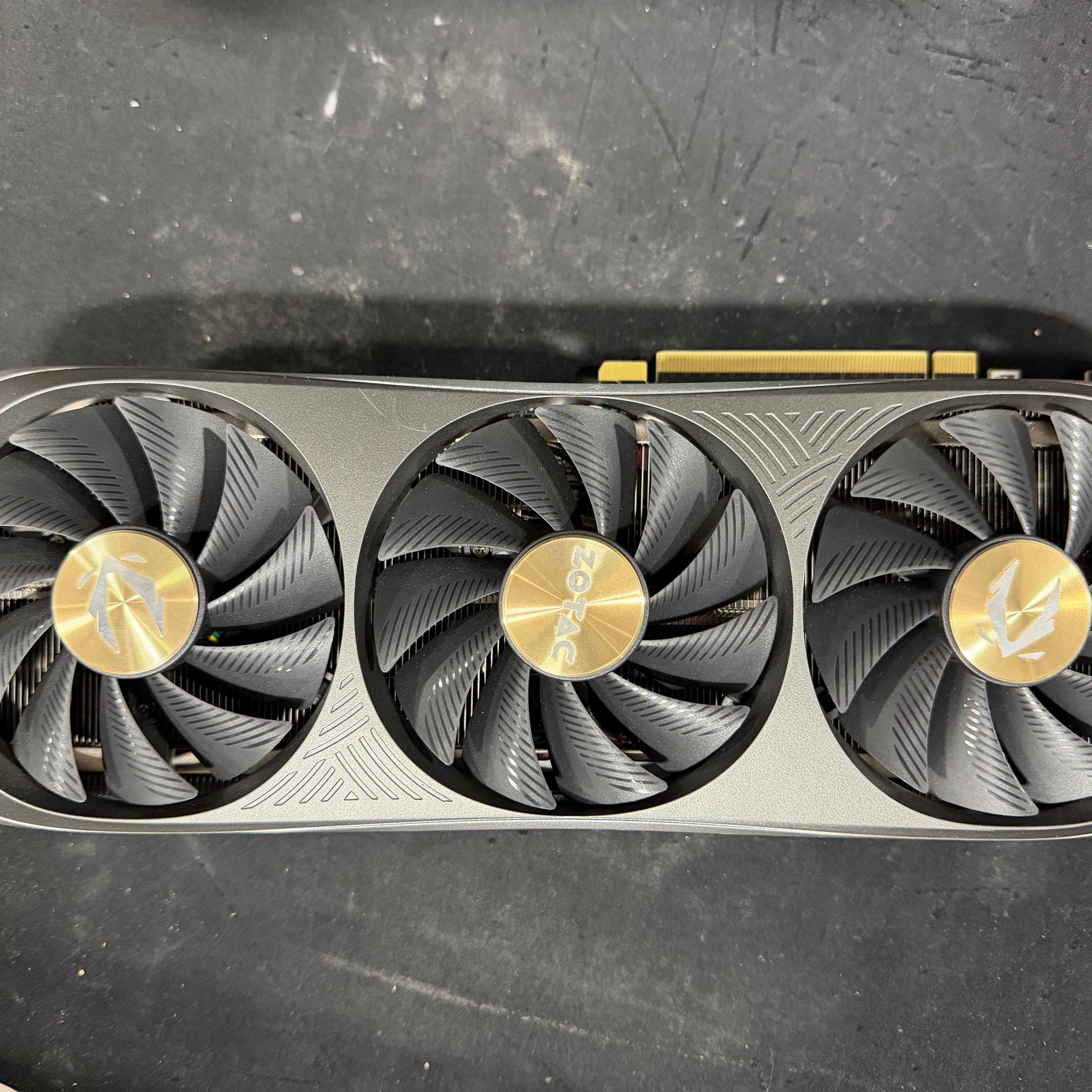 Zotac GAMING Trinity OC GeForce RTX 4070 Ti SUPER