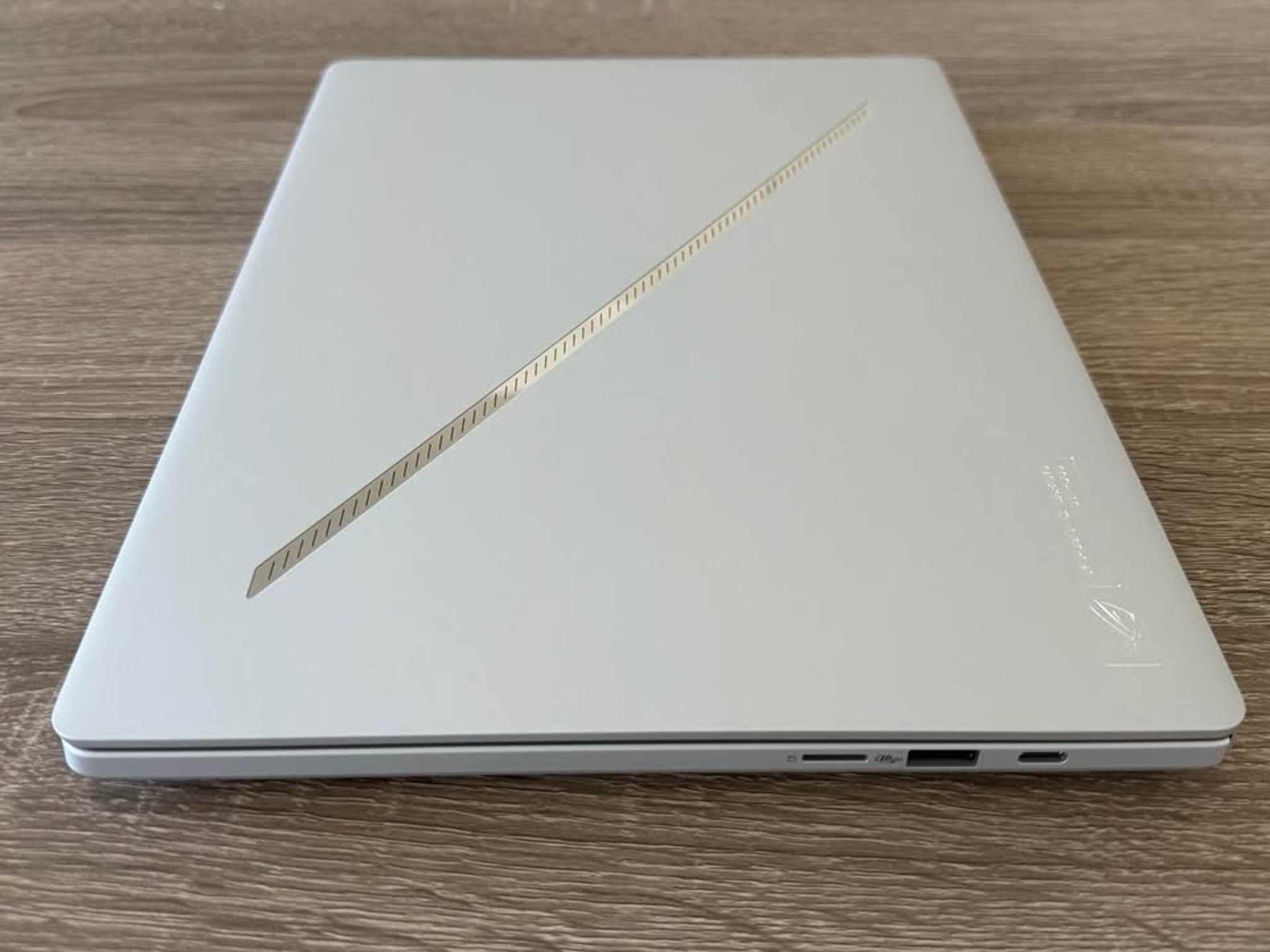 ASUS ROG Zephyrus G14 (2025) - RTX 5070 Ti - Ryzen AI 9 - 32GB RAM - 1TB SSD - Mint condition