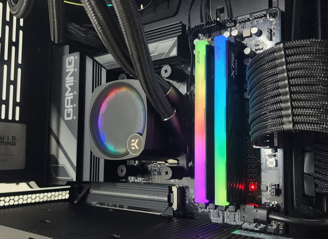 Gaming PC Ryzen 7 9800X3D 32GB RAM 2TB SSD RX 7900 XTX 24GB Win 11 Computer