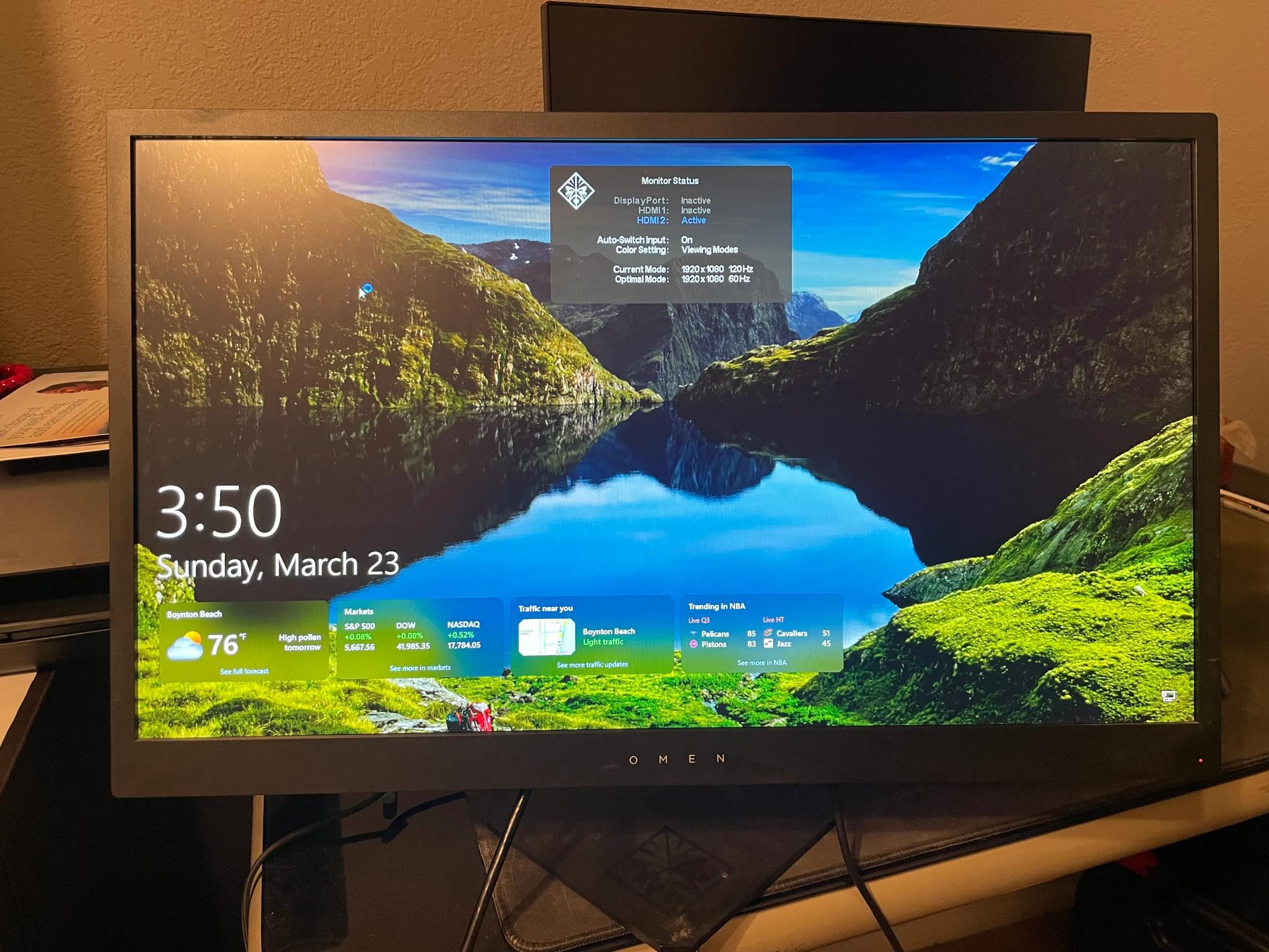 Omen HP monitor 144hz (has super small chip on screen, see pictures)