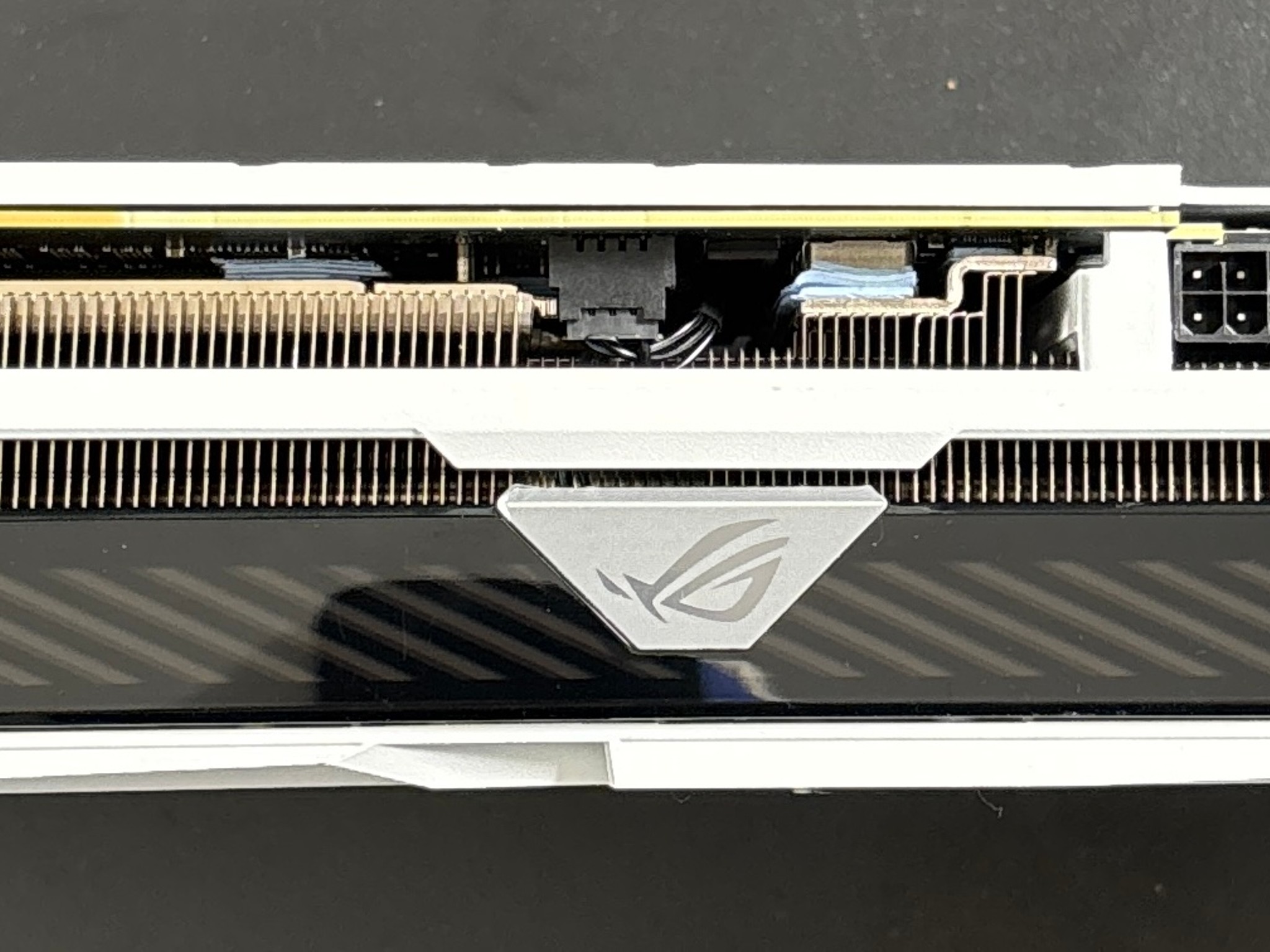 White ASUS ROG STRIX GAMING OC GeForce RTX 3080 10GB
