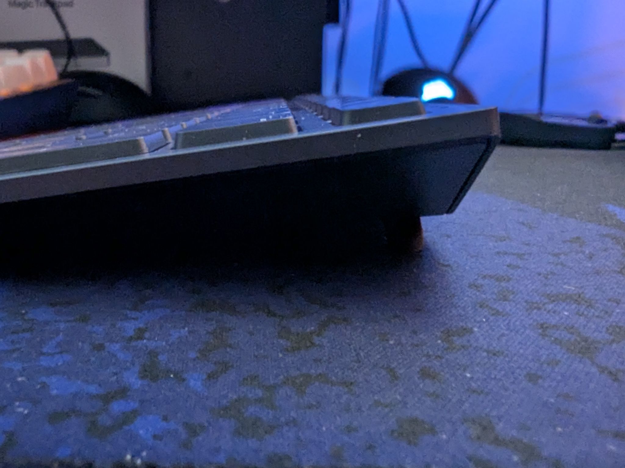 Dell KB900 Keyboard - Low Profile - Backlit - Collaboration Buttons