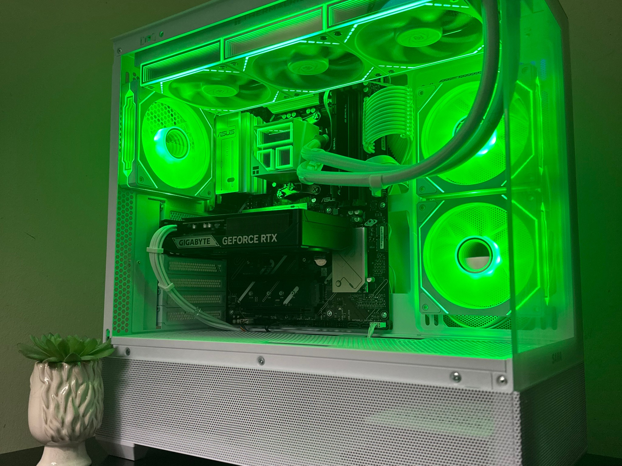 White WiFi Gaming PC | R5 7600x | RTX 5060 Ti | 1TB SSD