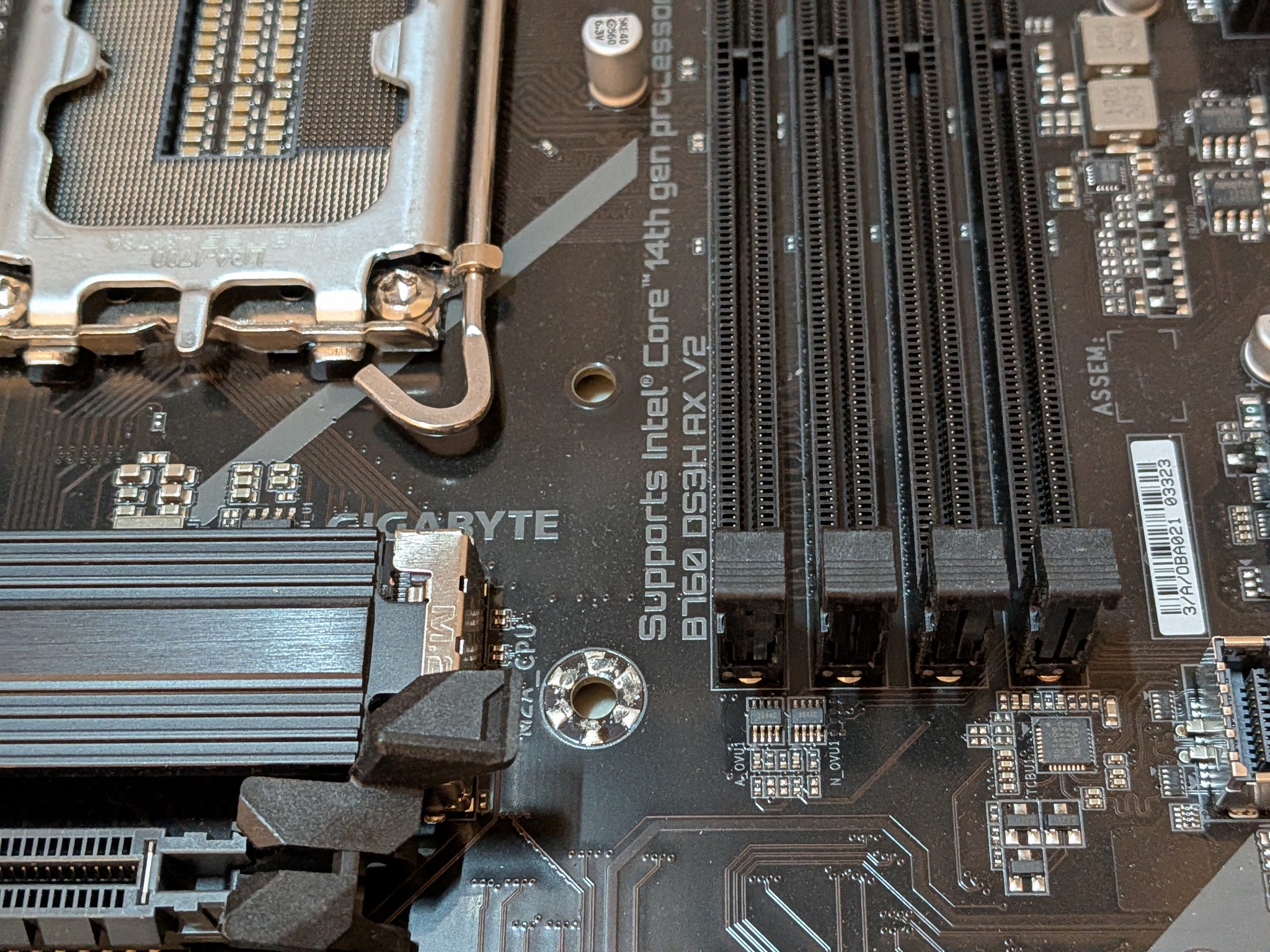 GIGABYTE B760 DS3H AX V2 DDR5 ATX Motherboard – Intel LGA1700 12th/13th/14th Gen – WiFi
