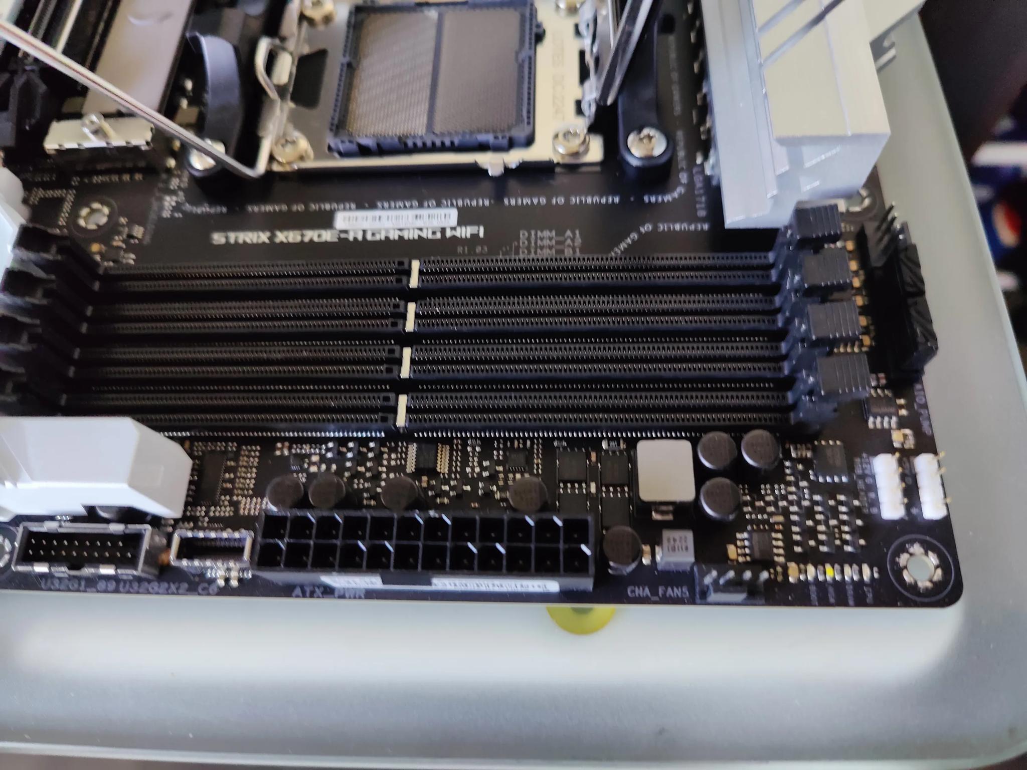 Asus strix X670e -A