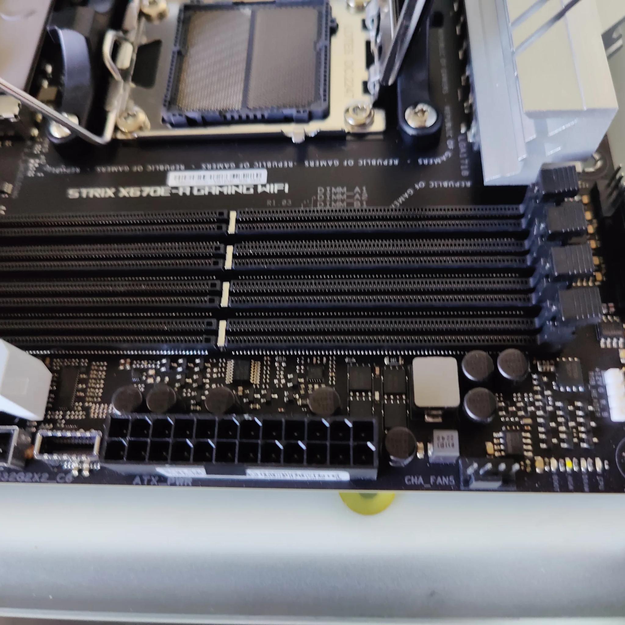 Asus strix X670e -A