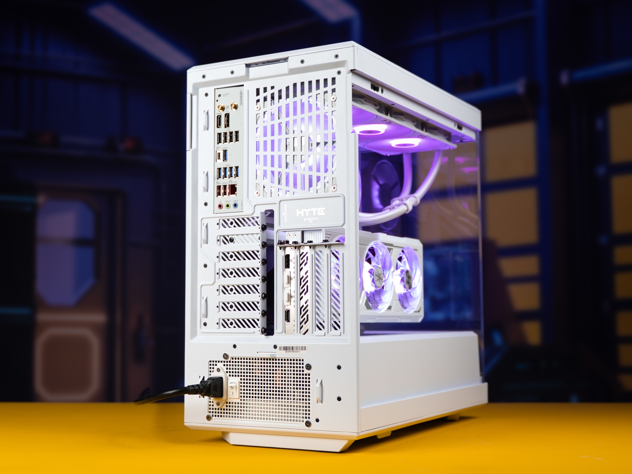 “SynthelisX” RX 9070 XT Ryzen 7 7800X3D 32GB Windows 11 2TB 4K Gaming PC Solo Leveler