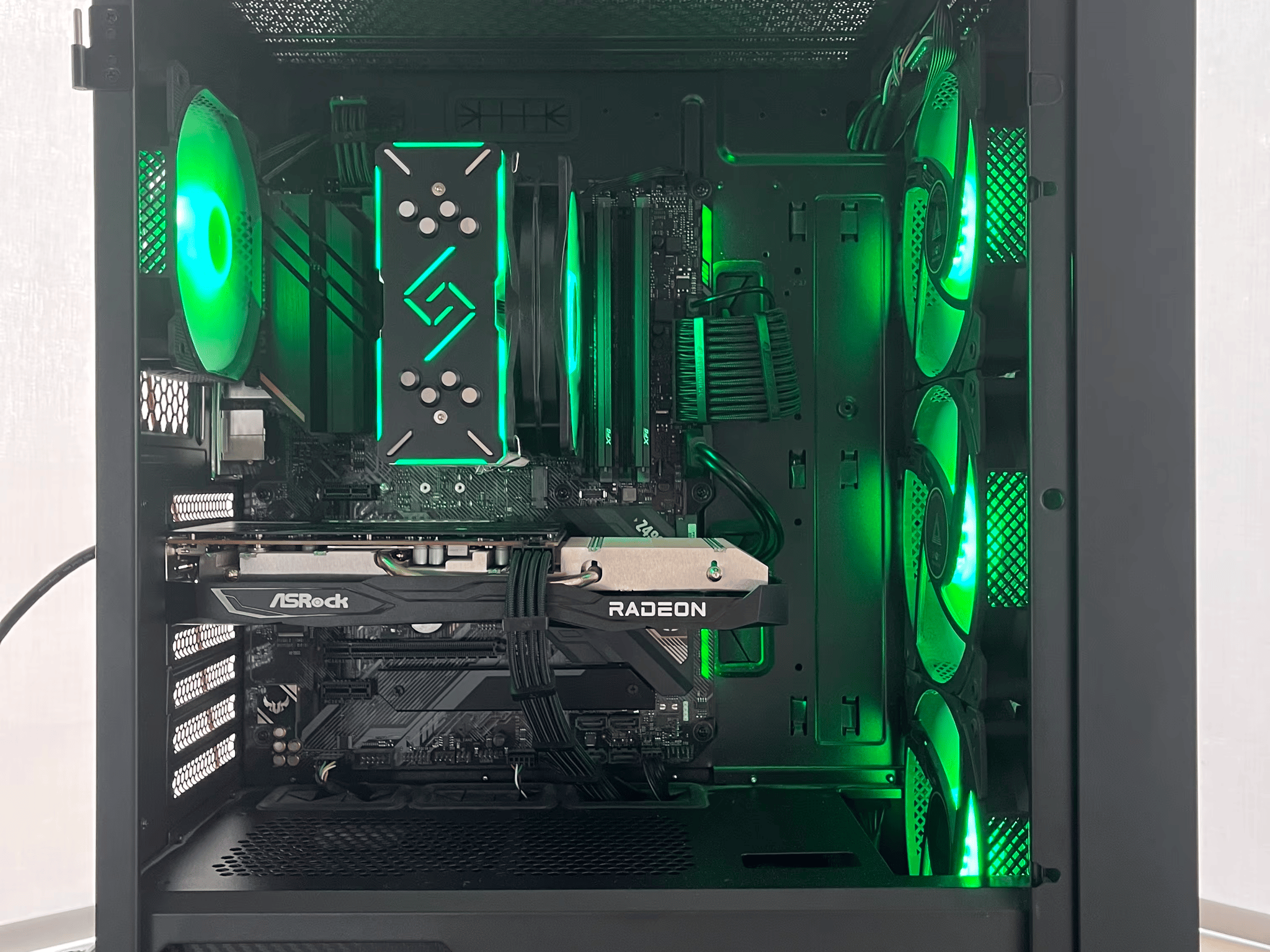Blackout🥷| i5-10400, Rx 6600 Gaming PC