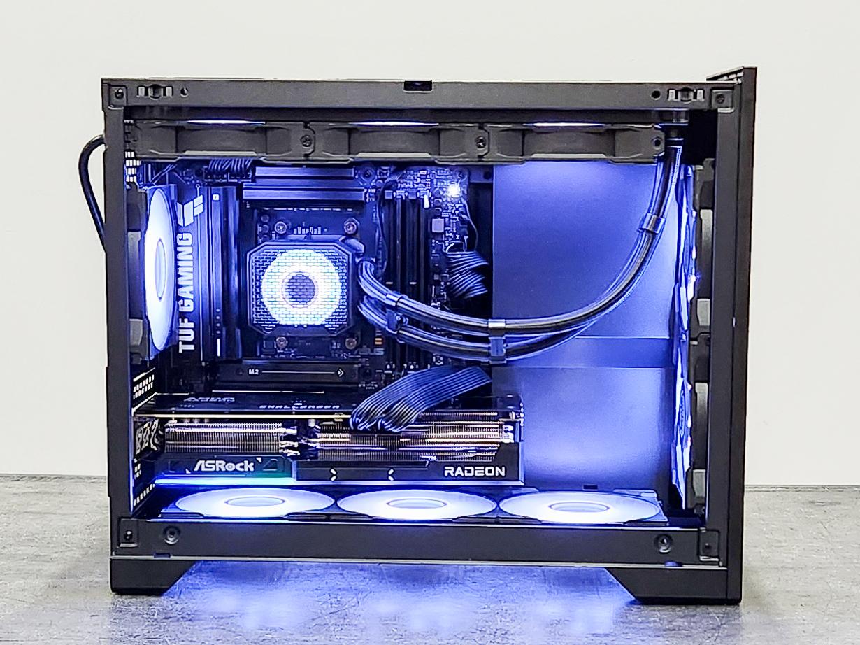 RX 9070 XT | Custom Gaming / Streaming Liquid Cooled PC | Ryzen 7 7800X3D | 2TB SSD | 32GB DDR5