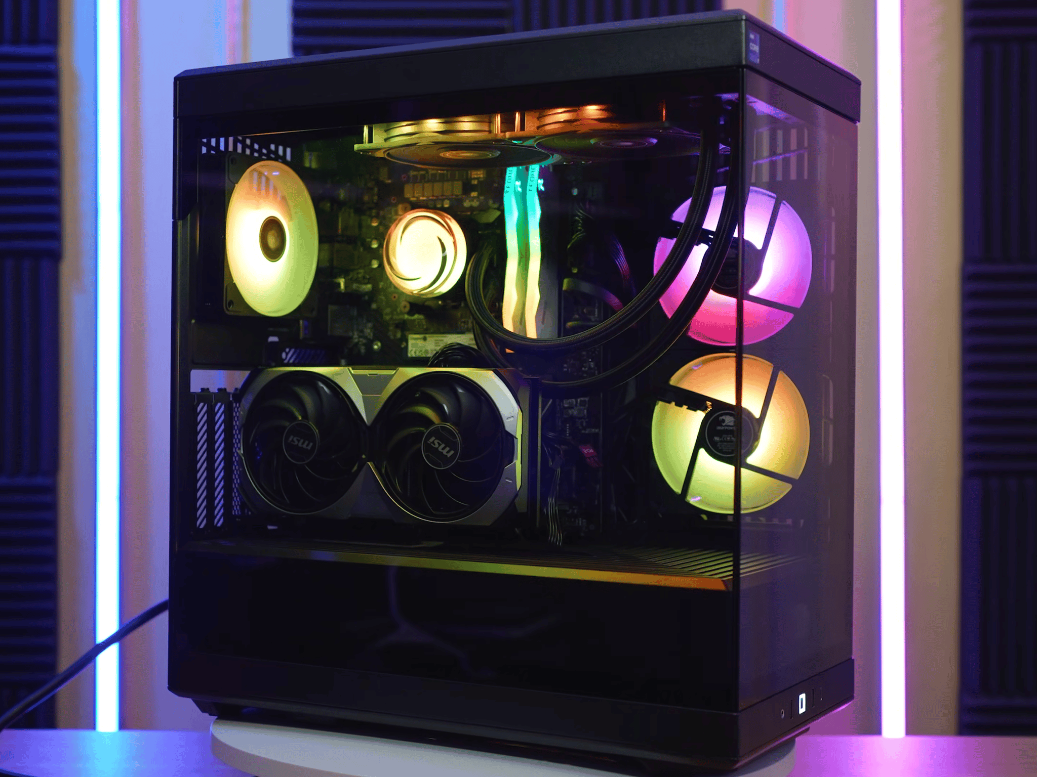 Hyte Gaming PC - GeForce RTX 4060 Ti 16GB - Core i7-14700F, 32GB RAM DDR5, 2TB NVMe SSD