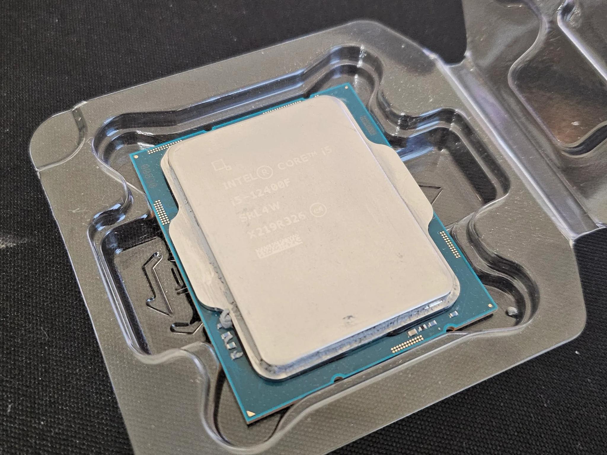 Intel i5-12400F
