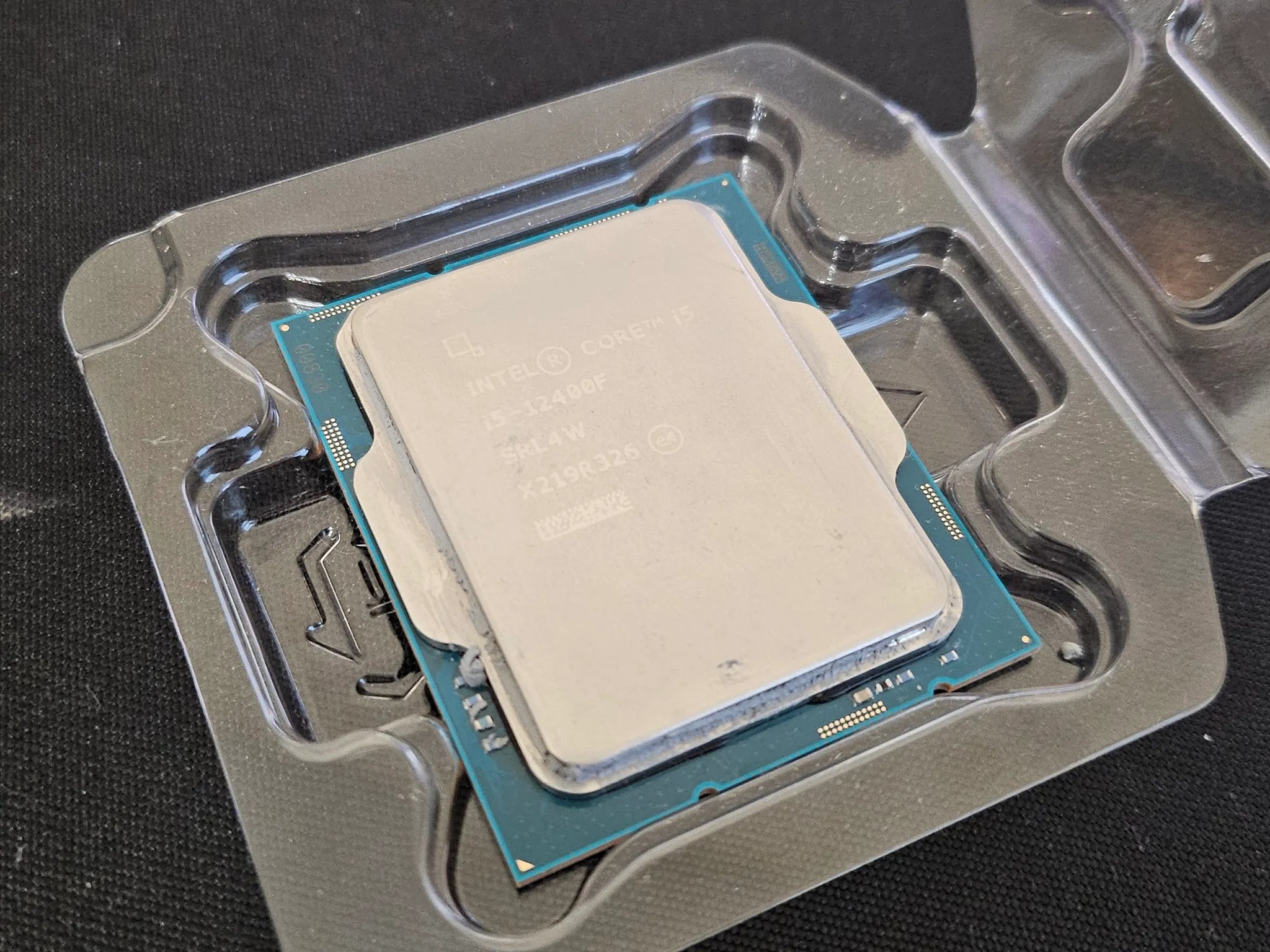 Intel i5-12400F