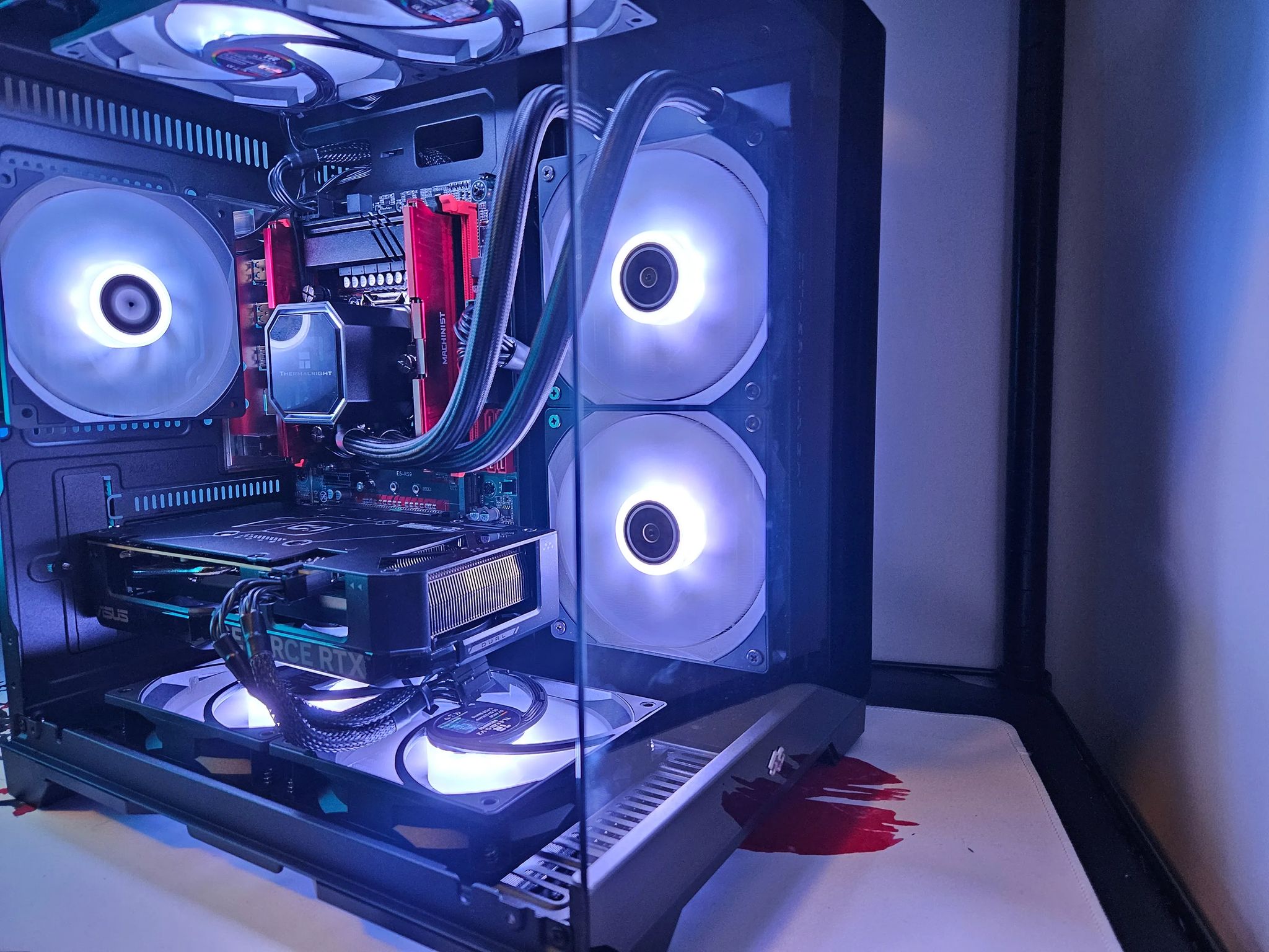 Dark Side Liquid cooled RIG Intel inte 14 Core / 32GB DDR4 / 1TB SSD / RTX 4060 TI