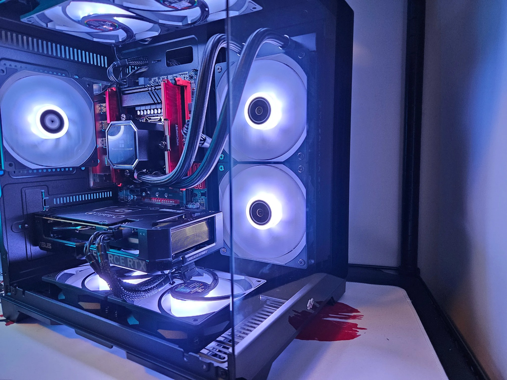 Dark Side Liquid cooled RIG Intel inte 14 Core / 32GB DDR4 / 1TB SSD / RTX 4060 TI