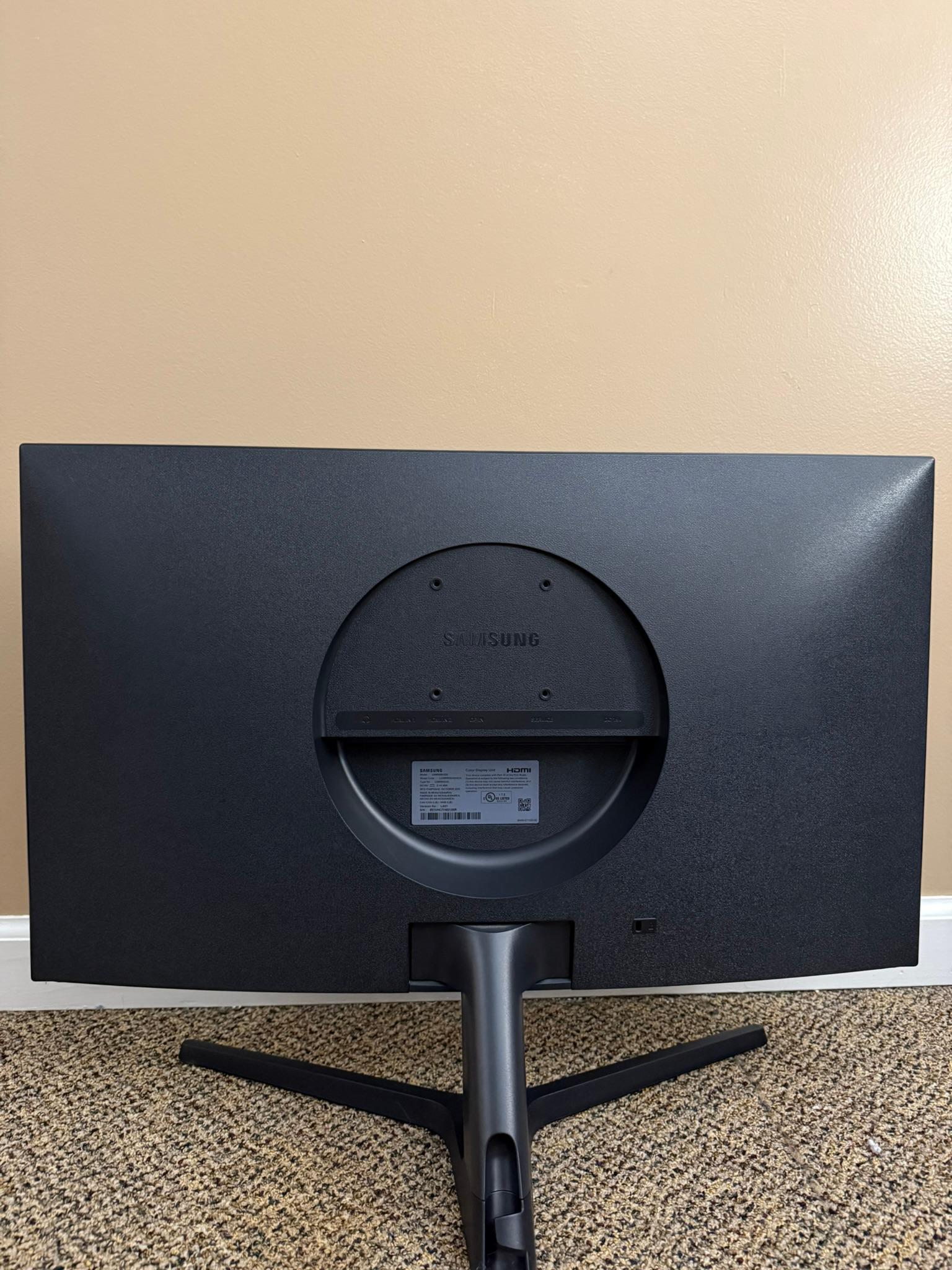 Samsung U28R550UQN 28" IPS 4K (3840 x 2160) UHD Monitor (HDR)