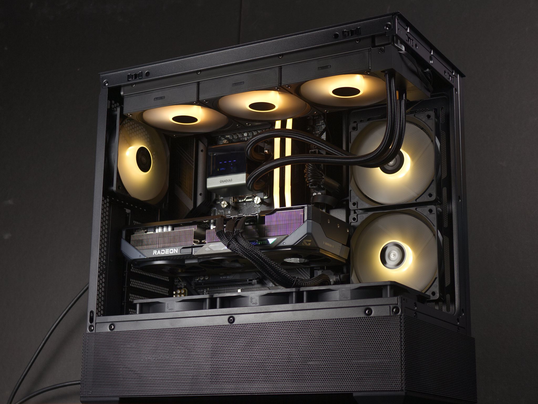 ☢️Gamma Reactor☢️ R7 7700X | RX 9070 XT | 32GB DDR5 | 2TB NVME | Gaming PC