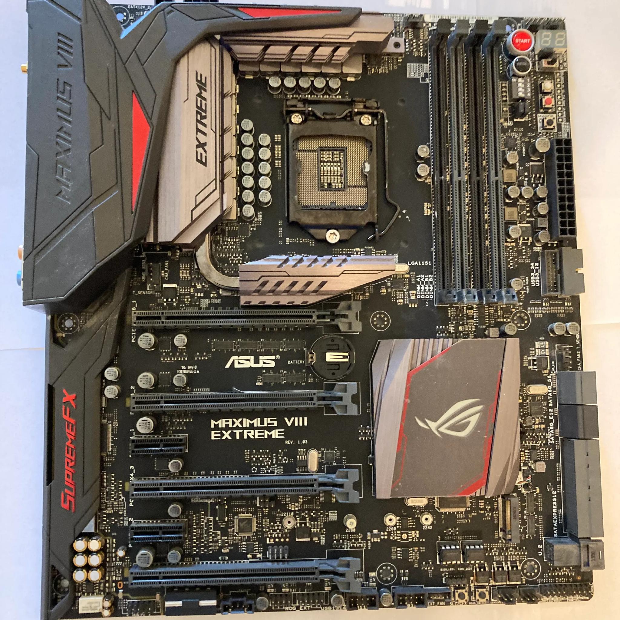 ROG MAXIMUS VIII EXTREME EATX LGA 1151 W/ i7 6700k