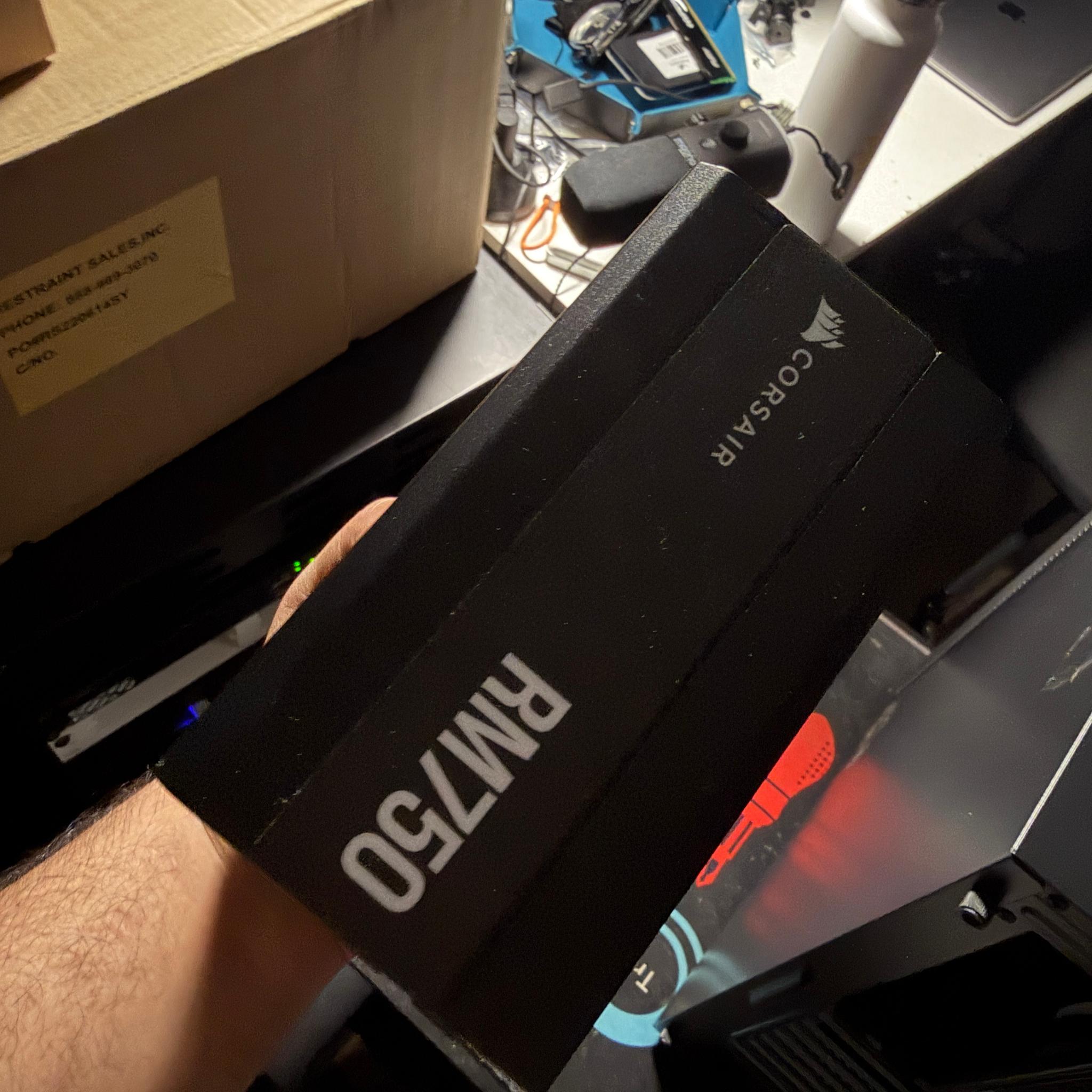 Corsair RM750 power supply