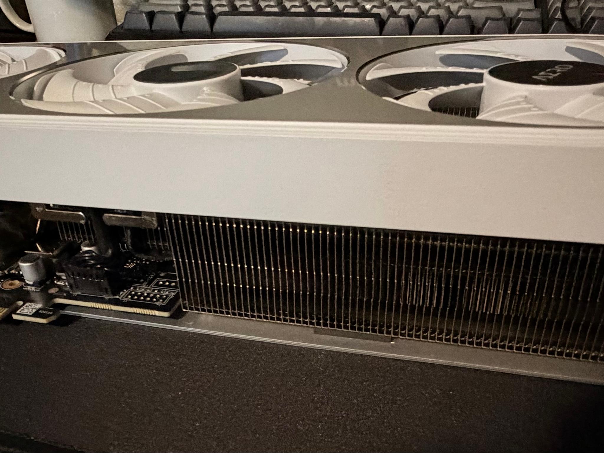 GIGABYTE GeForce RTX 5070 AERO OC 12G - Image 5