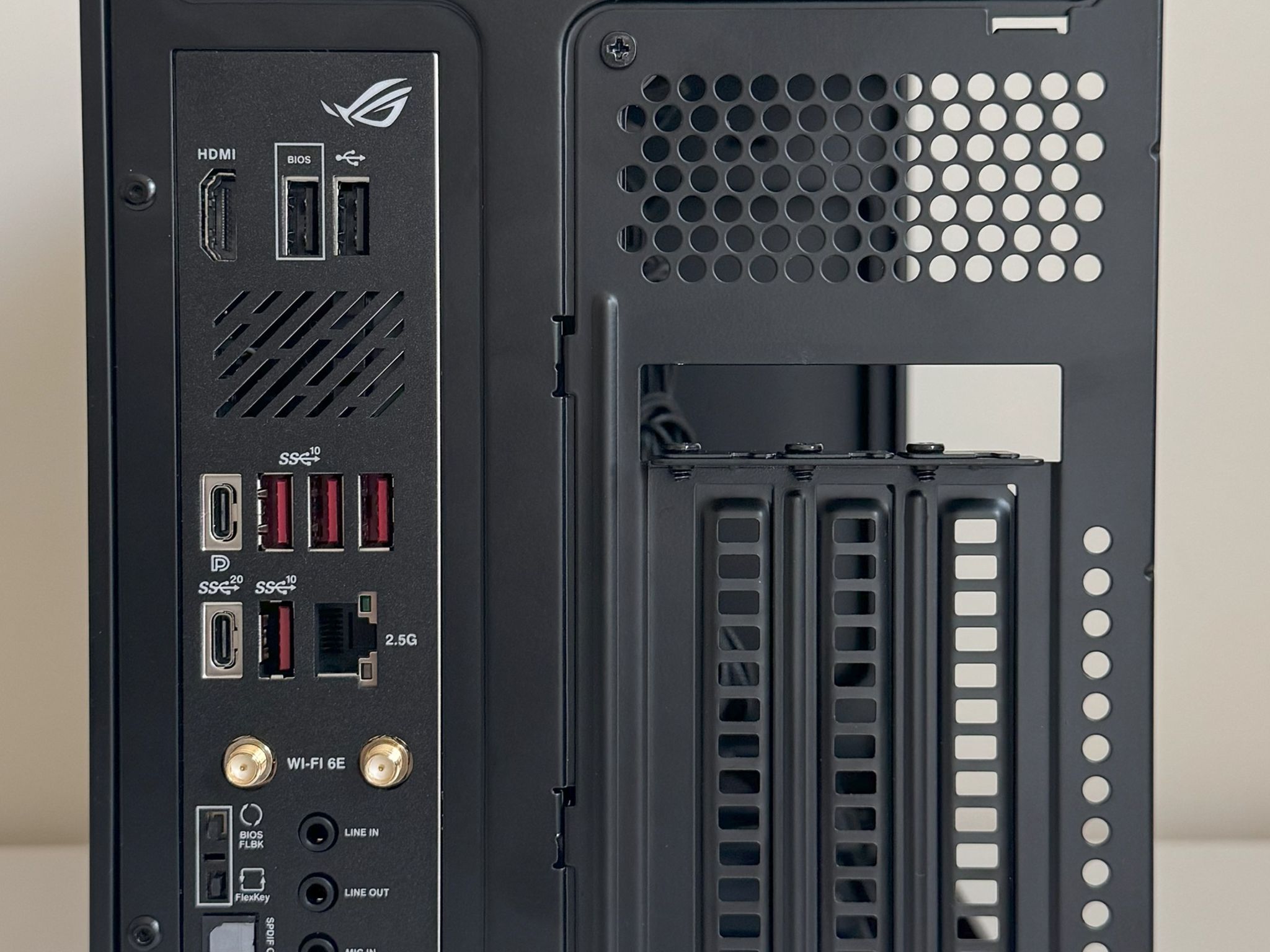 AM5 Mini ITX PC AMD Ryzen 5 8600G ASUS ROG STRIX B650E-I 1TB SSD 32GB DDR5 Cooler Master NR200P V2