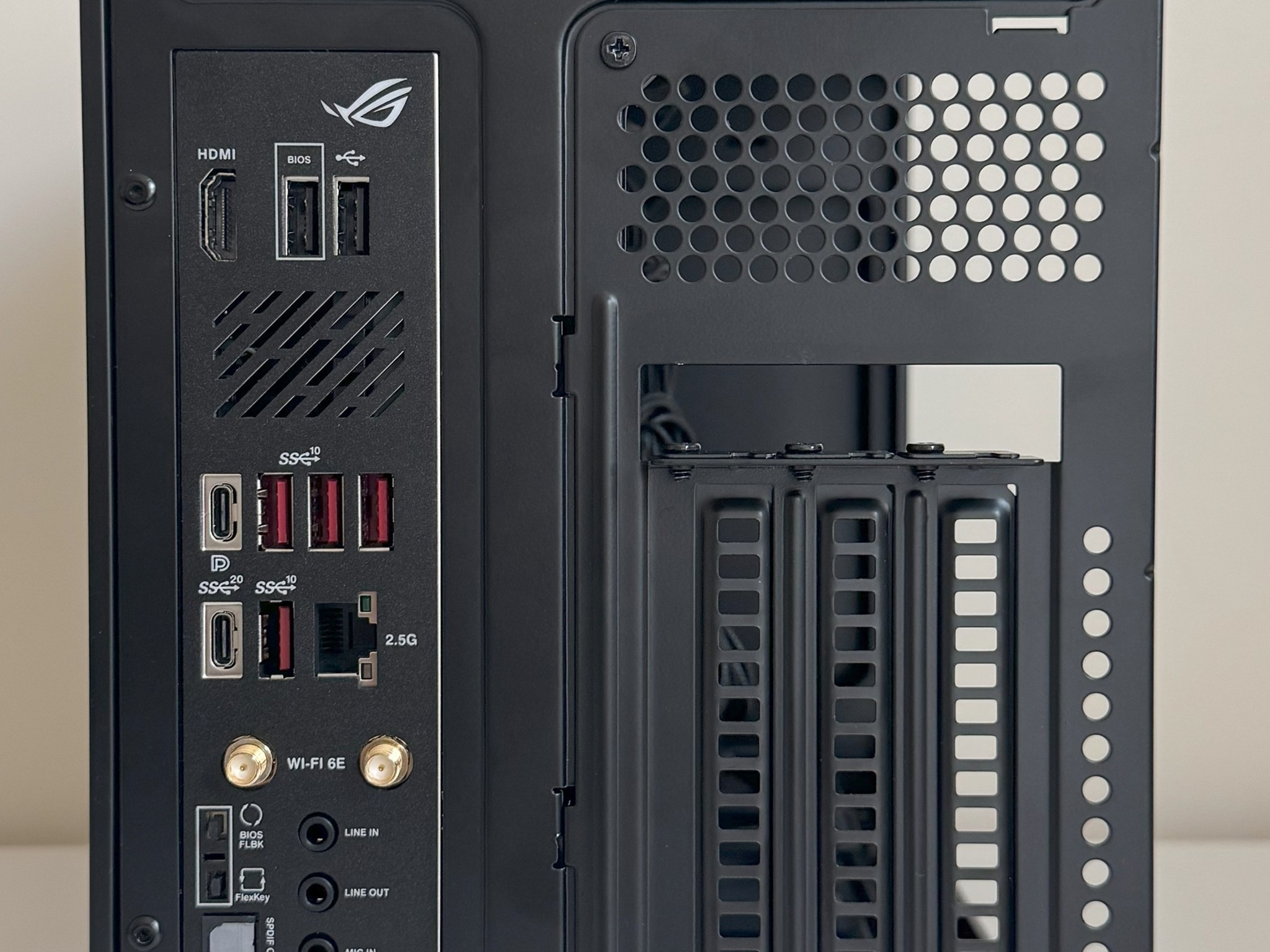 AM5 Mini ITX PC AMD Ryzen 5 8600G ASUS ROG STRIX B650E-I 1TB SSD 32GB DDR5 Cooler Master NR200P V2