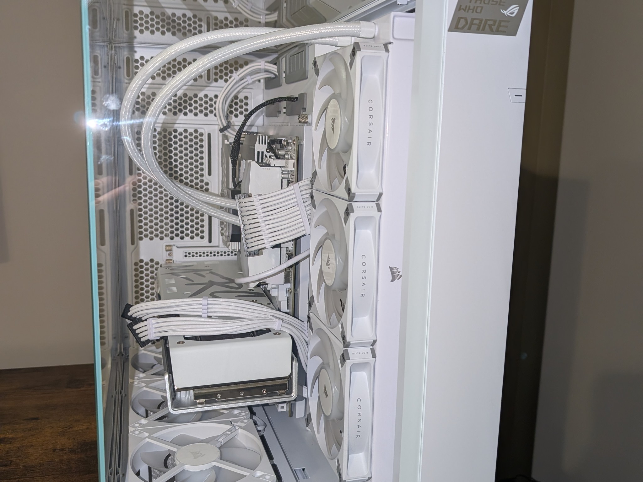 CPU | Ryzen 7800X3D ~ GPU | RX 7900XT (All White Build)