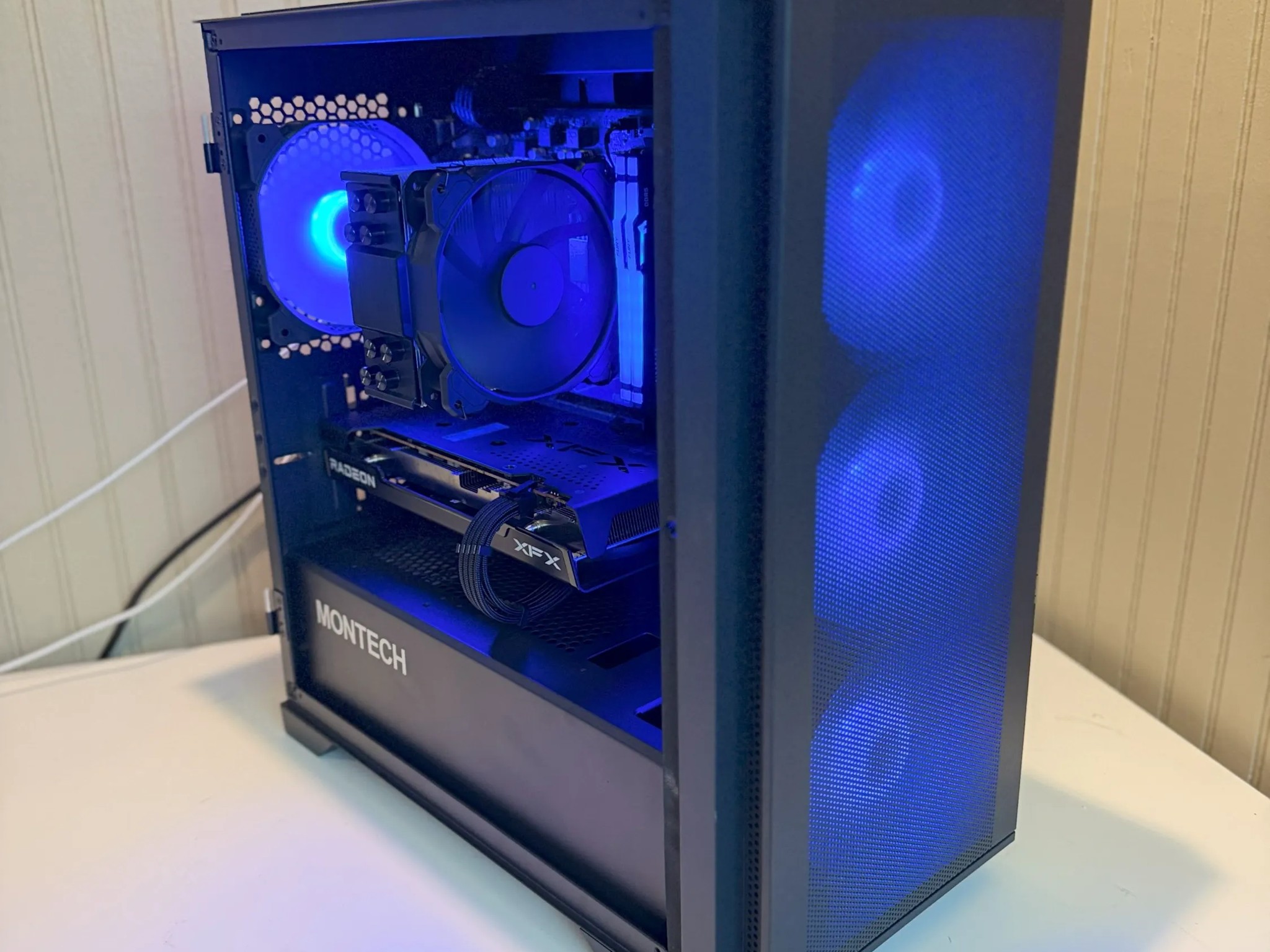 "Ready to Game: Ryzen 5 8400F & RX 7600"