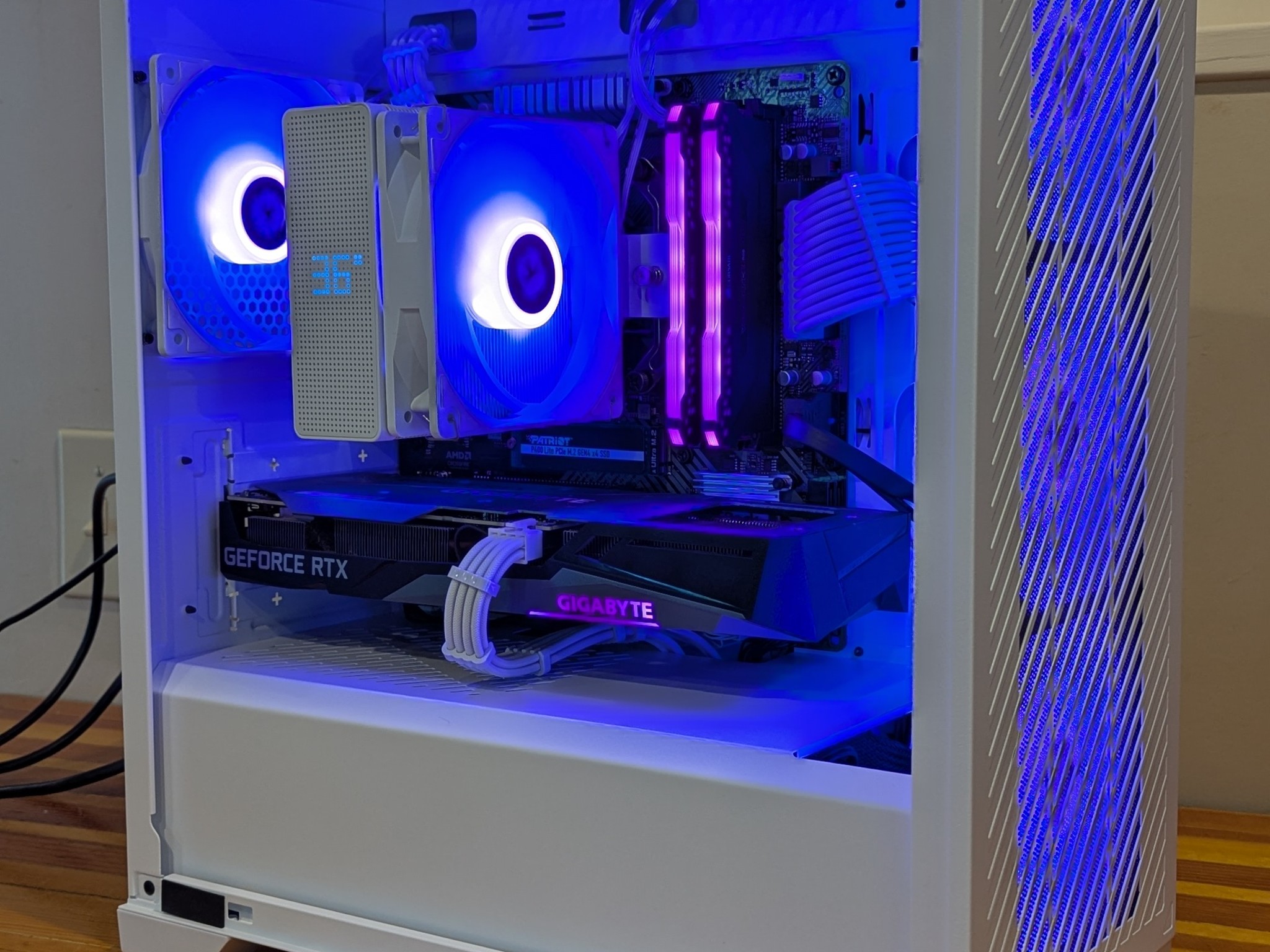 RTX 3060 || Ryzen 5 3600 || Black and White Gaming PC