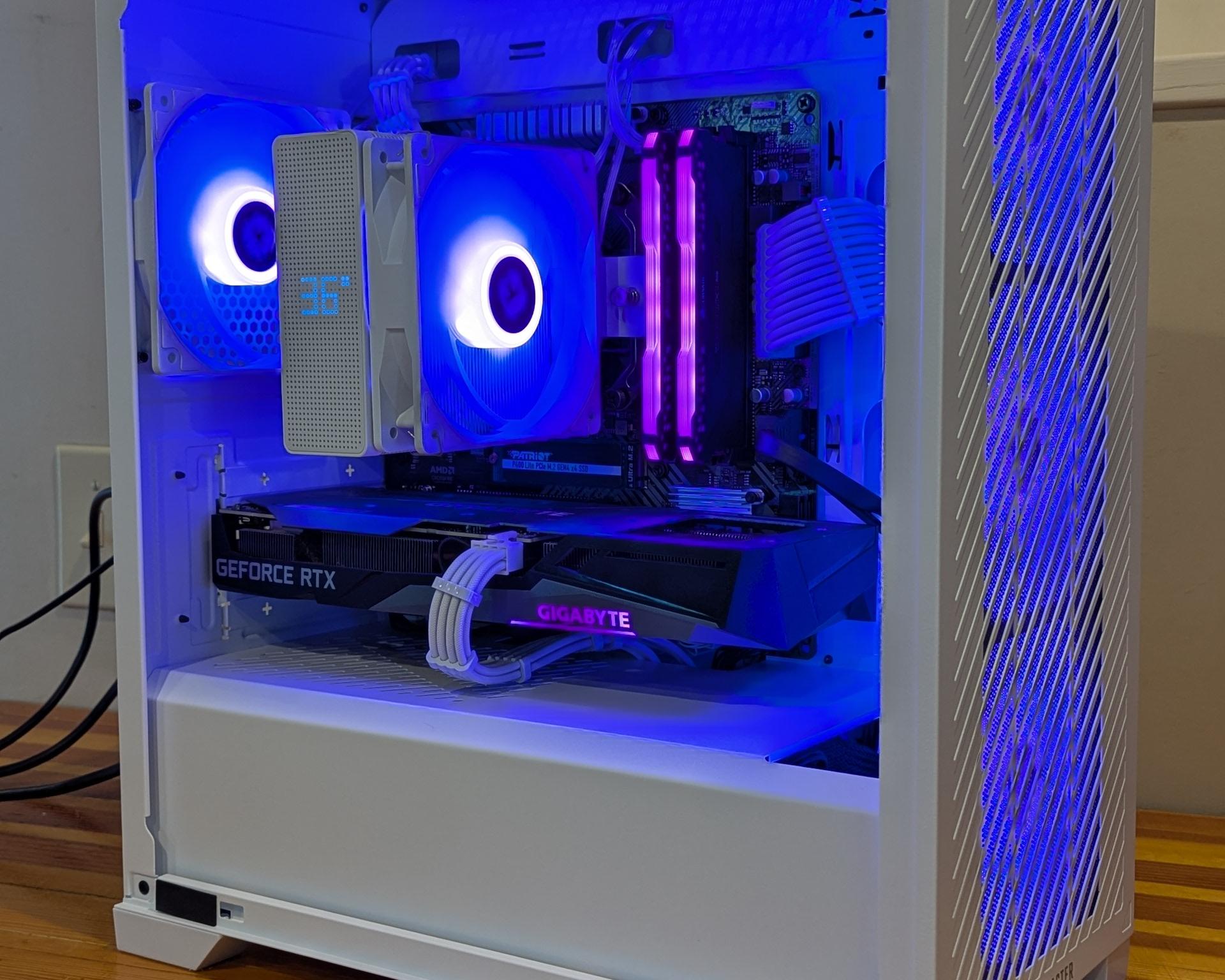 RTX 3060 || Ryzen 5 3600 || Black and White Gaming PC