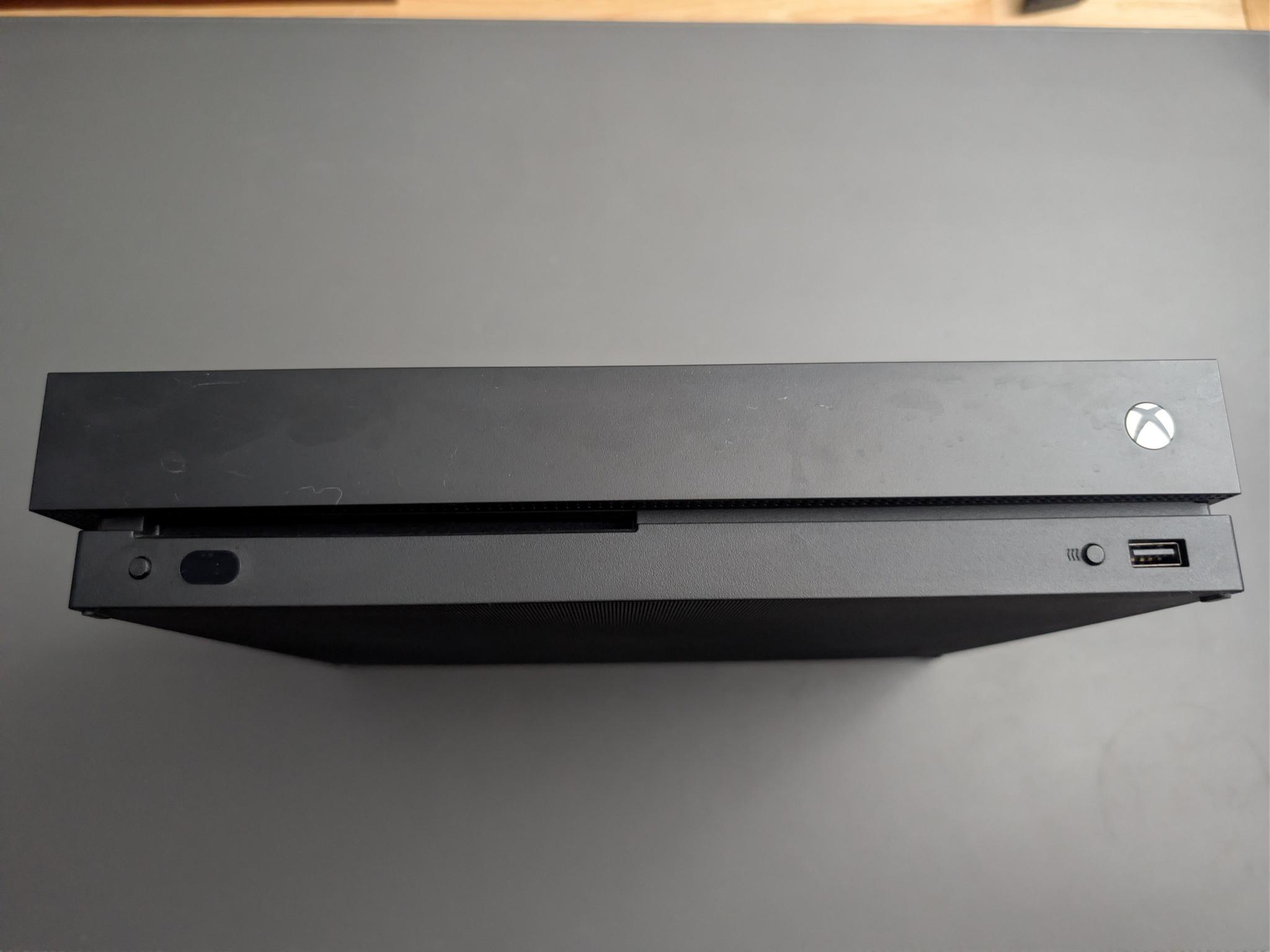 Xbox One X | Black