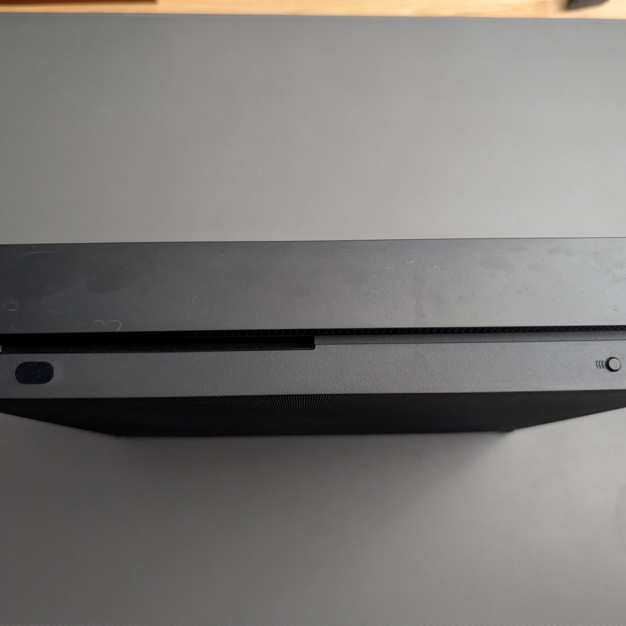 Xbox One X | Black