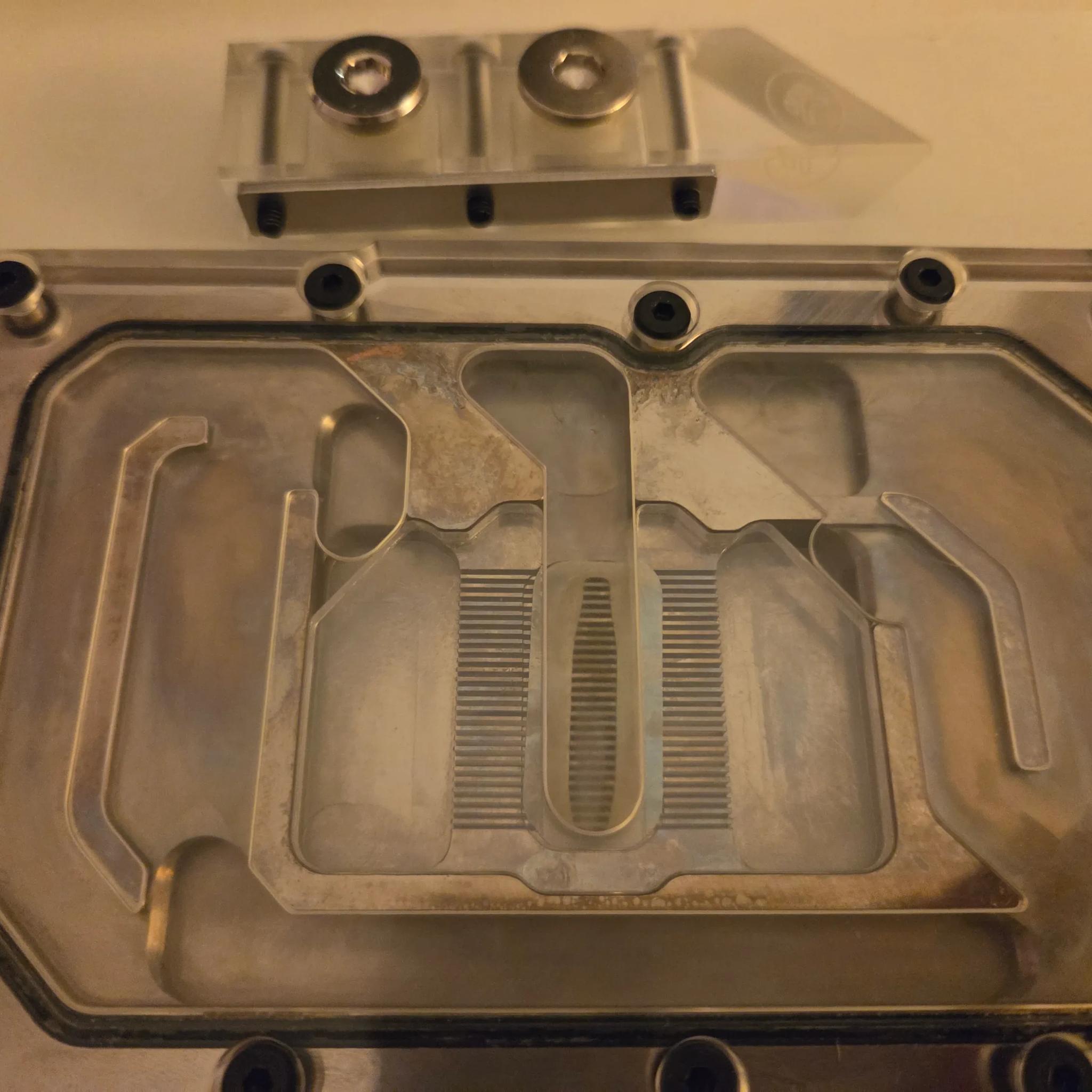 RTX 3090 EVGA XC3 EK Quantum Waterblock + Active Backplate + EK Quantum Vector Backplate