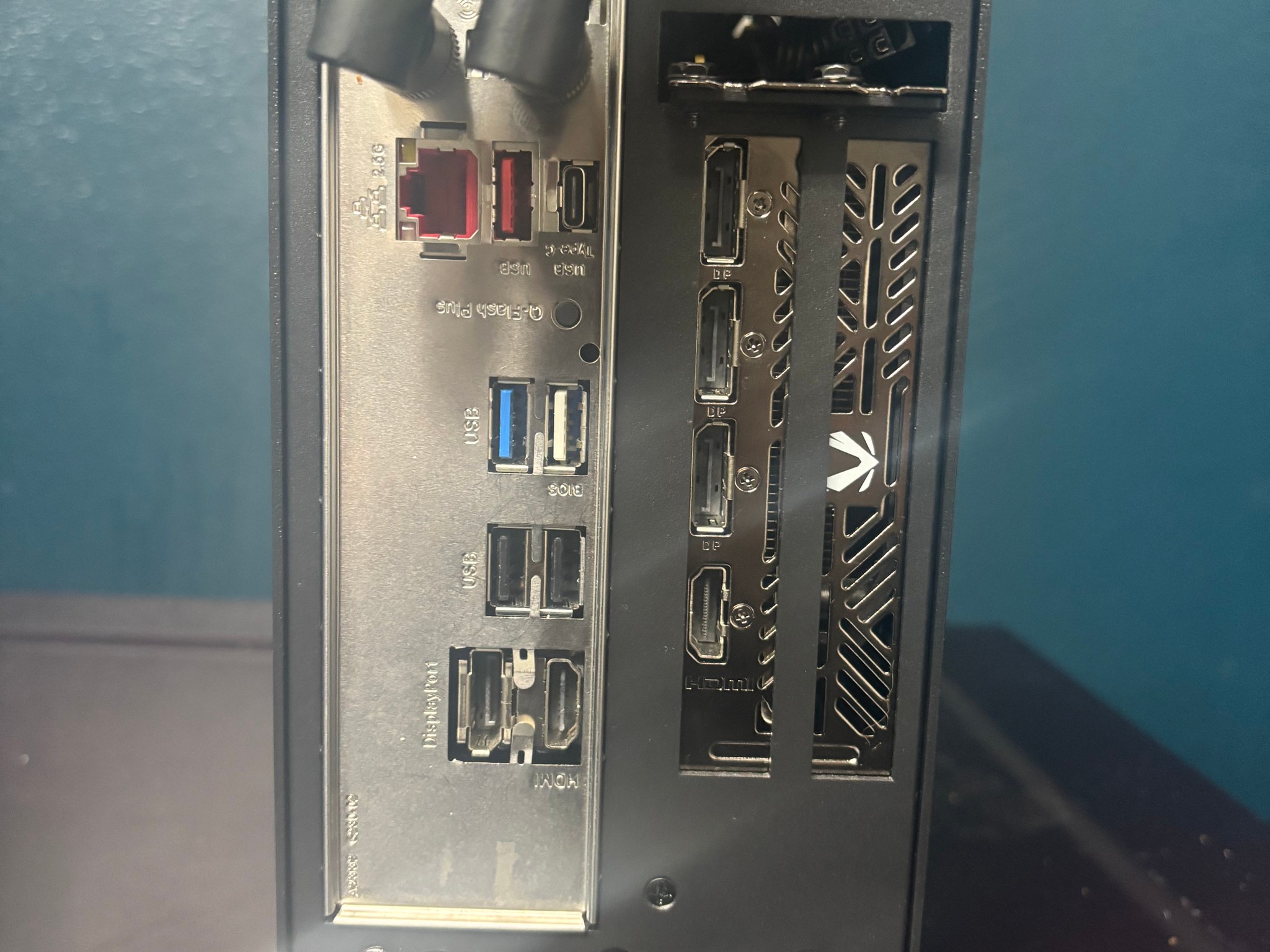SFF GAMING PC RYZEN 9 9900x RTX 5060, 16GB RAM, 1TB NVMe SSD