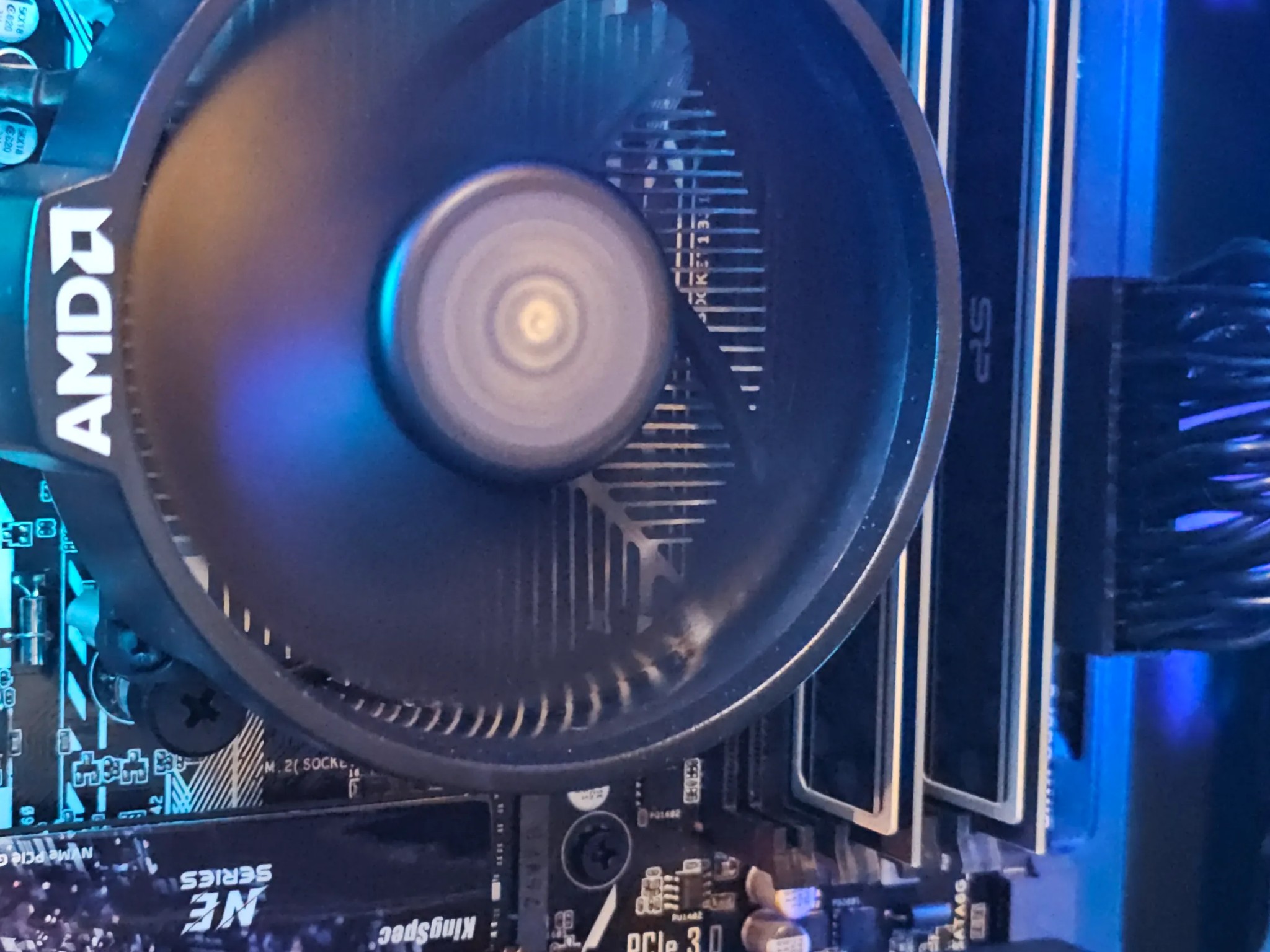 1080p RGB Lite / RX 5700-XT / Ryzen 5 / 16GB DDR4 / 1TB SSD