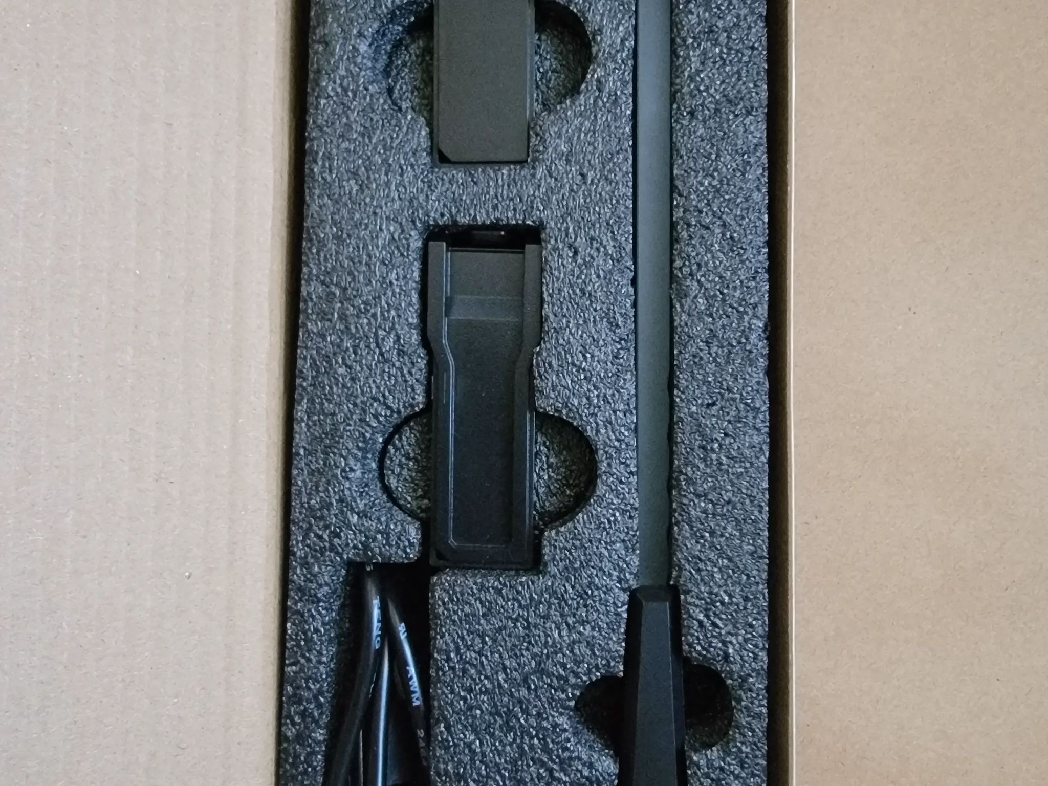 Cooler Master ARGB GPU Support Bracket Tempered Glass - Used