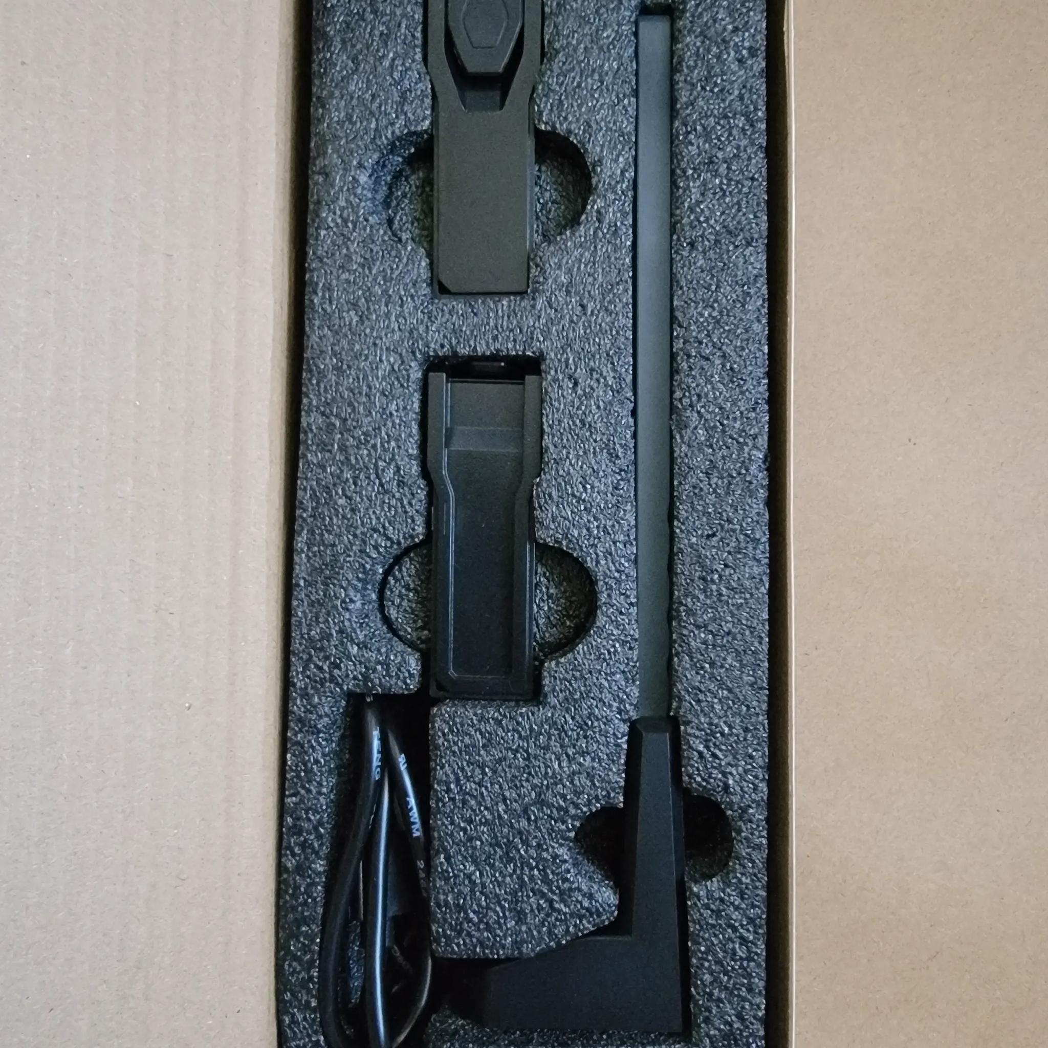 Cooler Master ARGB GPU Support Bracket Tempered Glass - Used