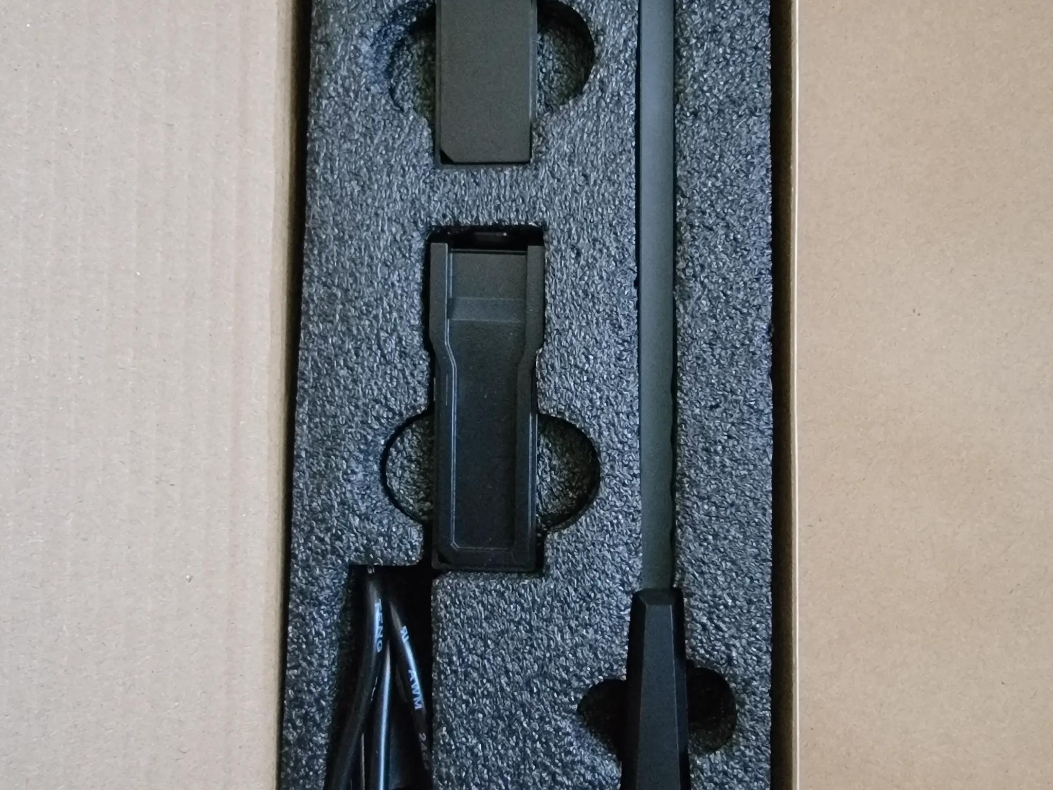 Cooler Master ARGB GPU Support Bracket Tempered Glass - Used