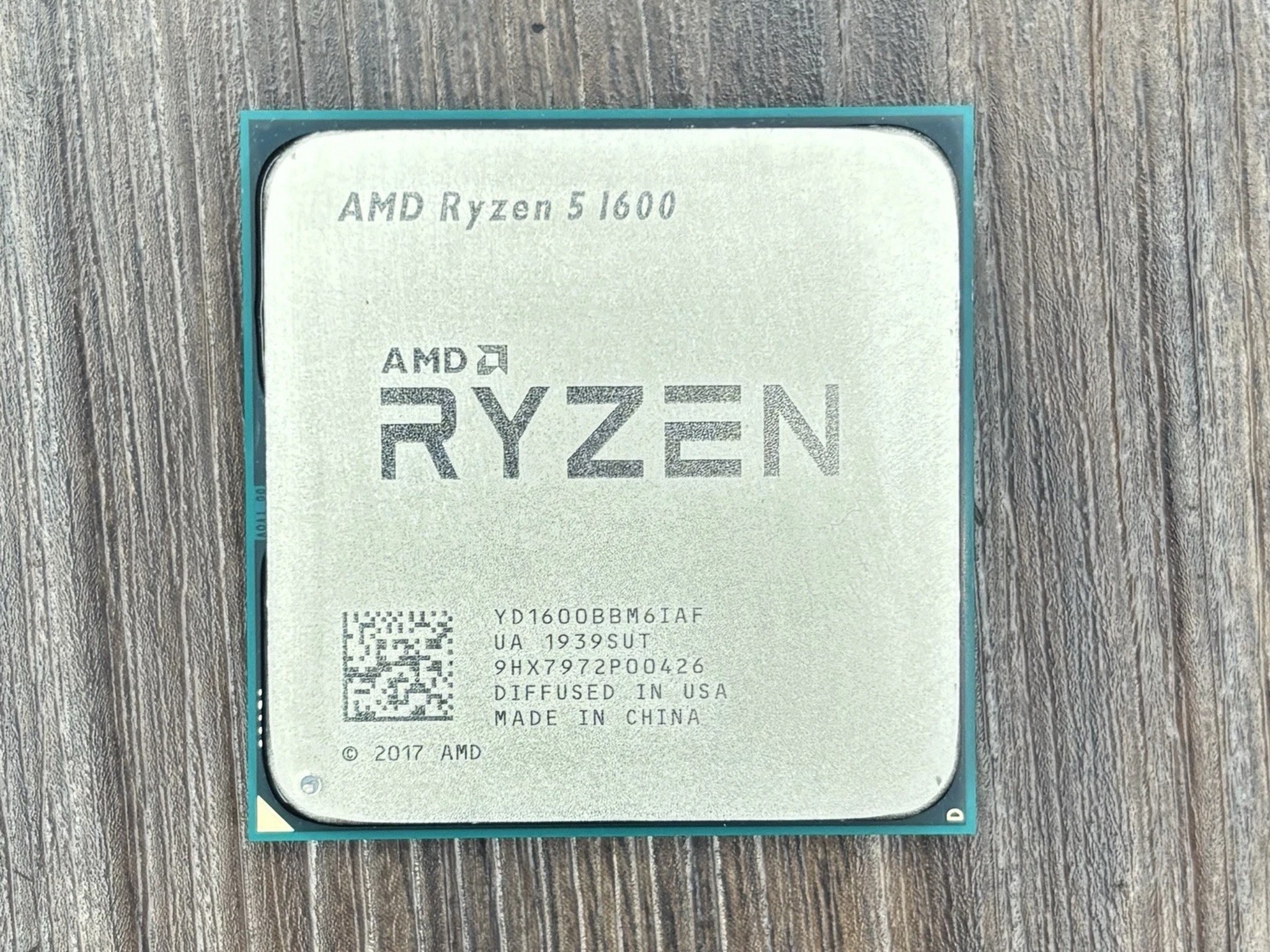 AMD Ryzen 5 1600 3.20GHz 6 Core YD1600BBM6IAF 12 Thread AM4