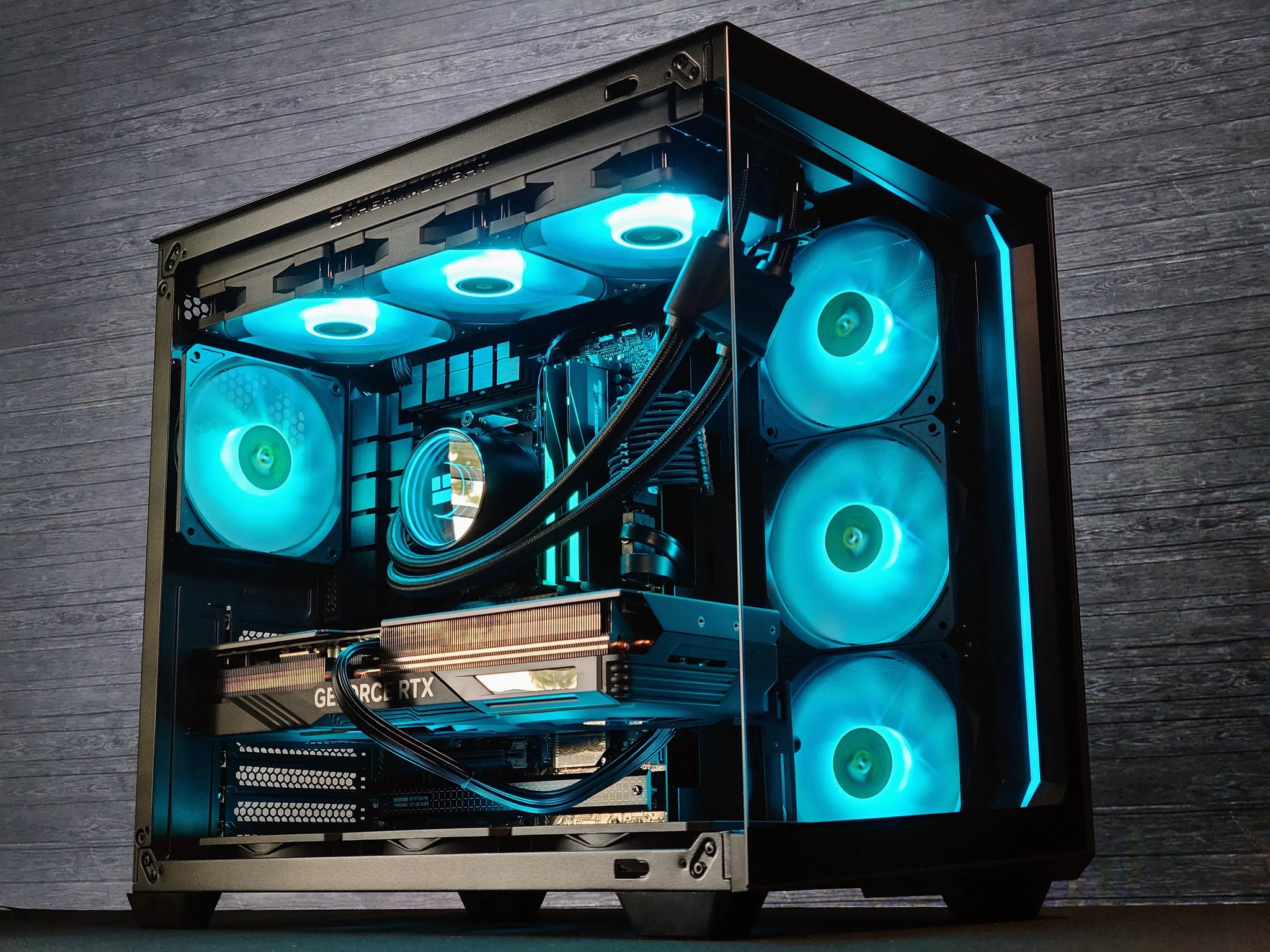 🌃🦇The Dark Knight 🦇Liquid Cooled Gaming PC🦇Nvidia RTX 4070 Ti 12GB🦇AMD Ryzen 7 7700🦇32GB DDR5