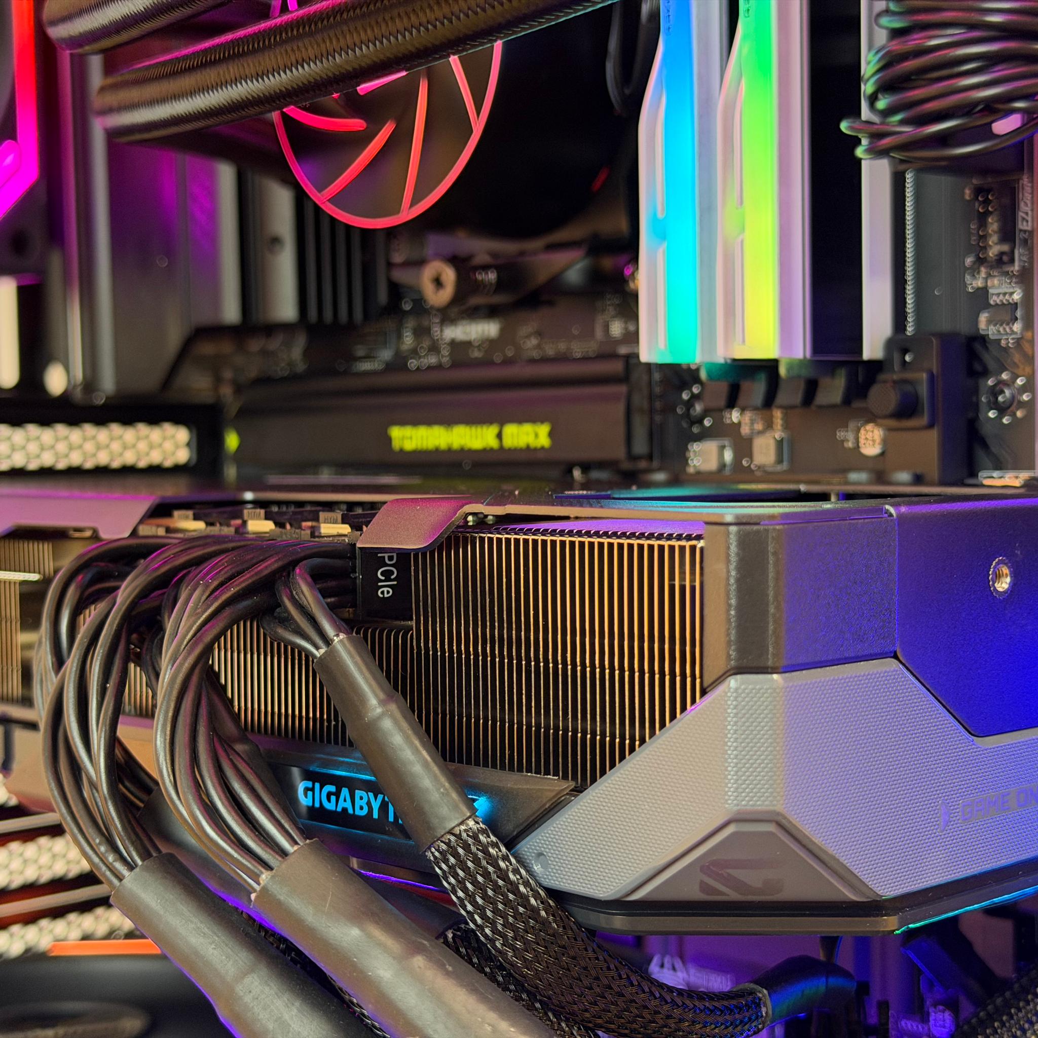 High-End Gaming PC – Ryzen 7 9800X3D | RX 9070 XT 16GB | 32GB DDR5 | 2TB 990 Pro