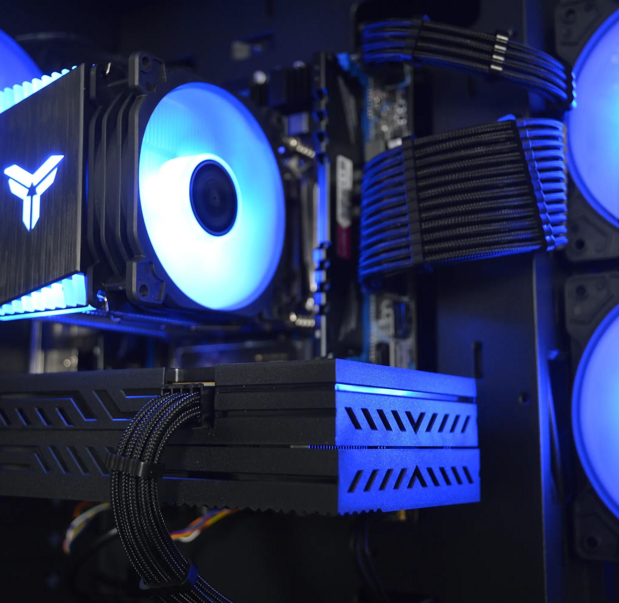 🟣⚫️| RX 580 8GB | INTEL XEON E5 2670 V3 | 16GB DDR4 RAM | 1TB NVME SSD | Royal Darkness |