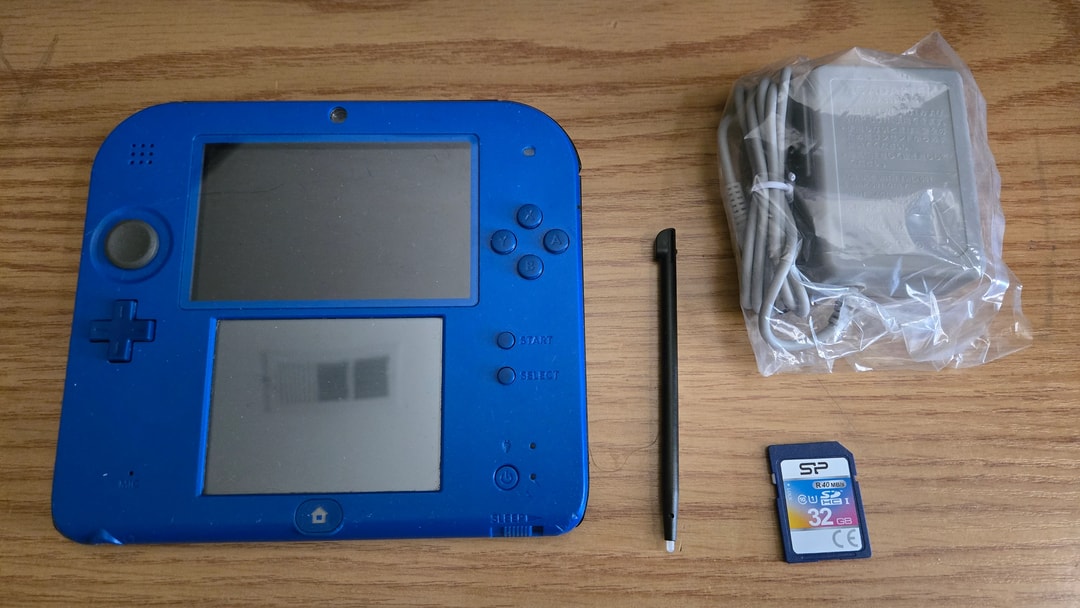 CUSTOM RENEWED Nintendo 2DS Blue/Black Handheld Console w/Multiple ...