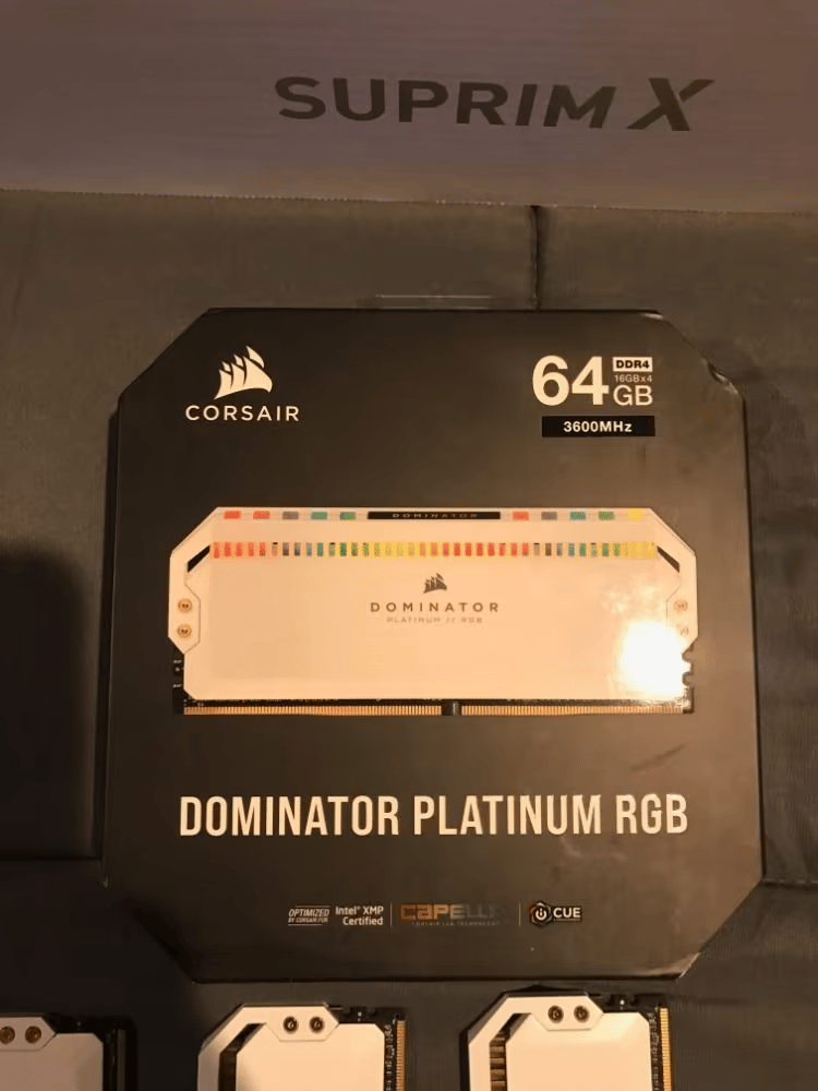 Corsair Dominator Platinum 64 gb (4 x 16 gb) ddr4 3600mhz white